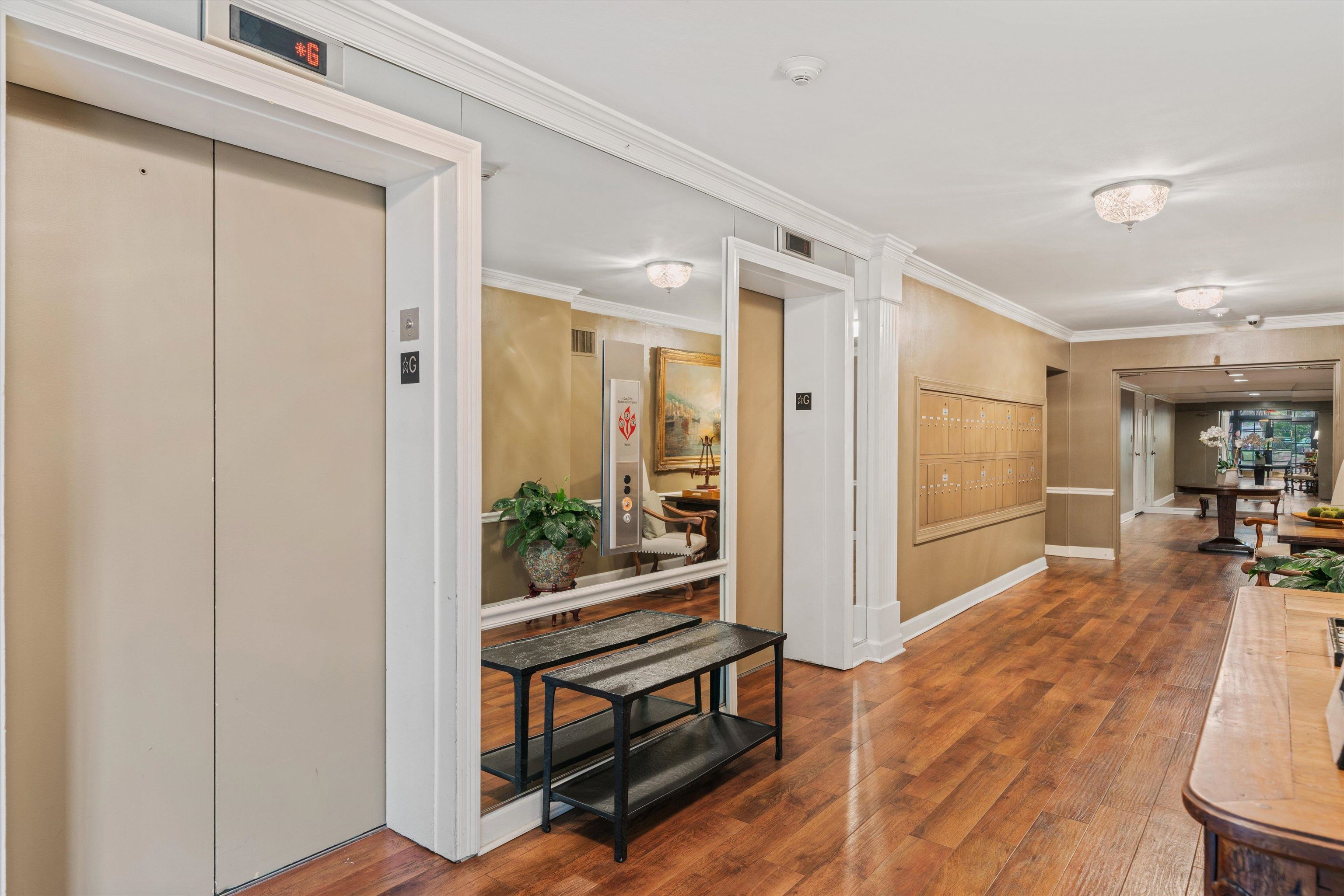 585 S GREER ST Unit: 100