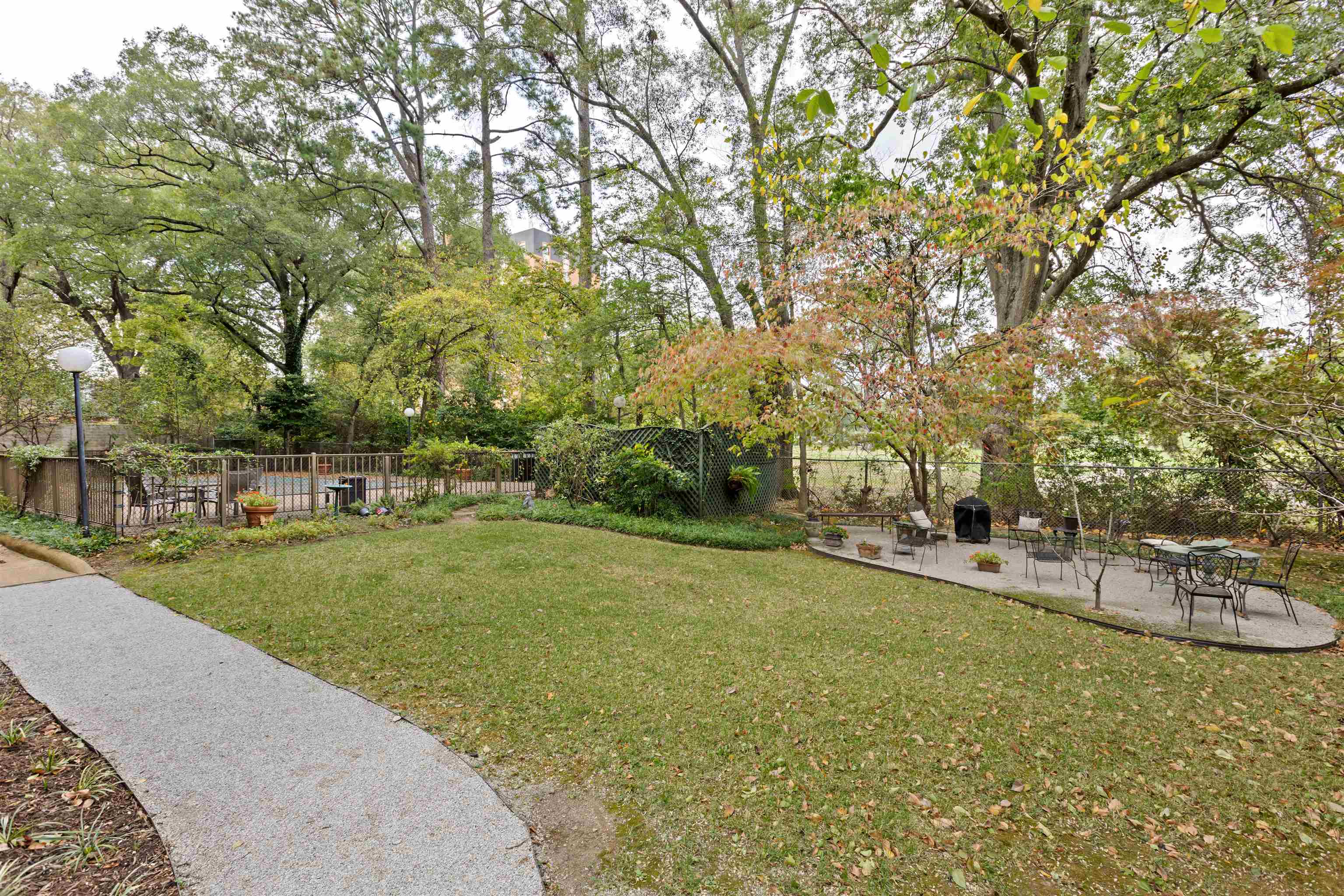 585 S GREER ST Unit: 100