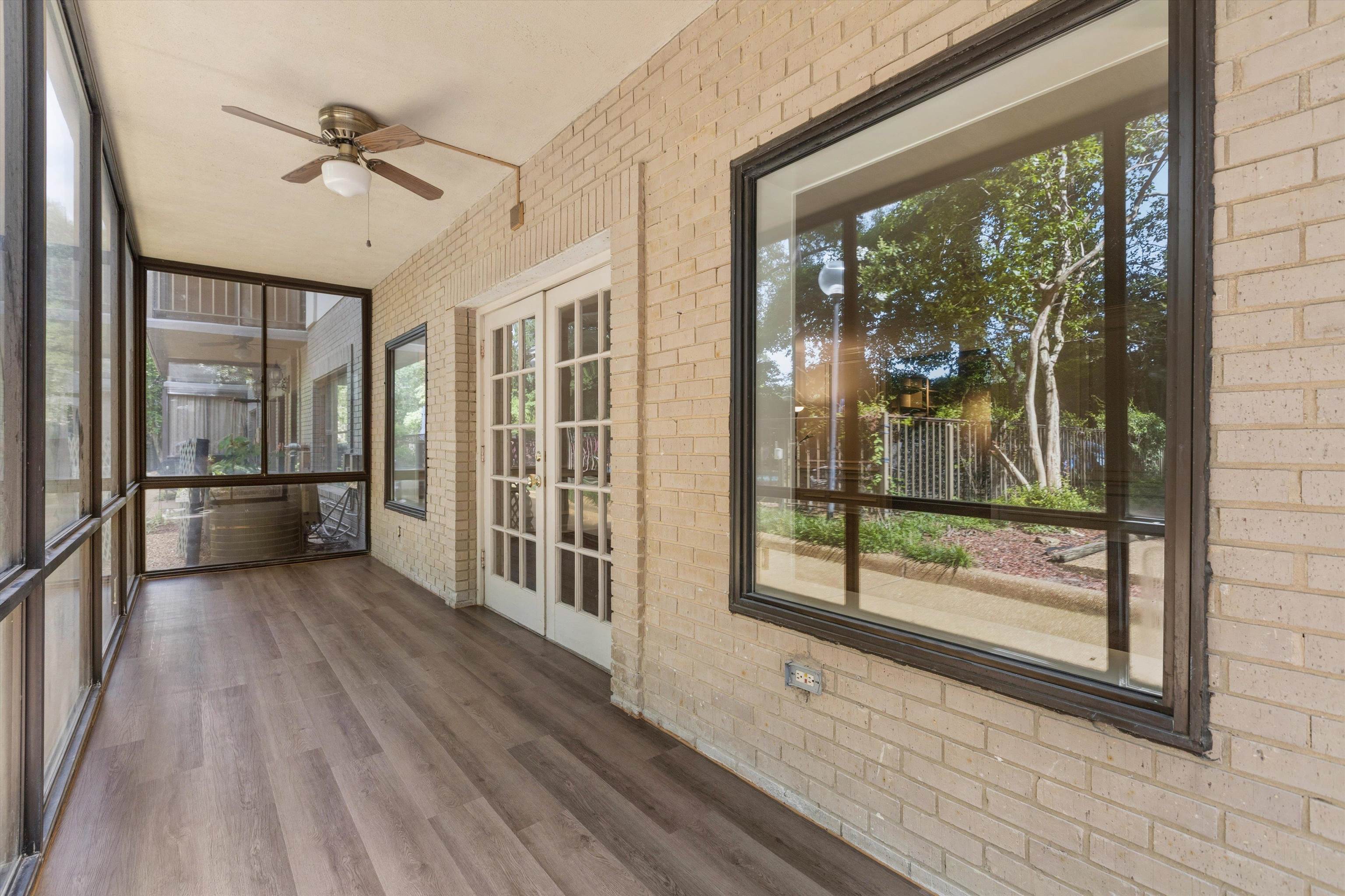 585 S GREER ST Unit: 100