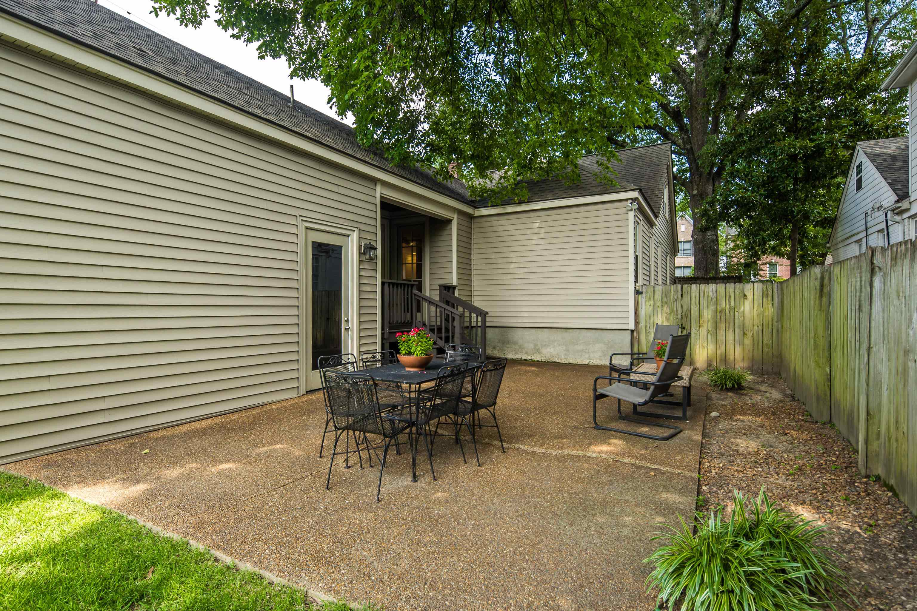 187 S REESE ST