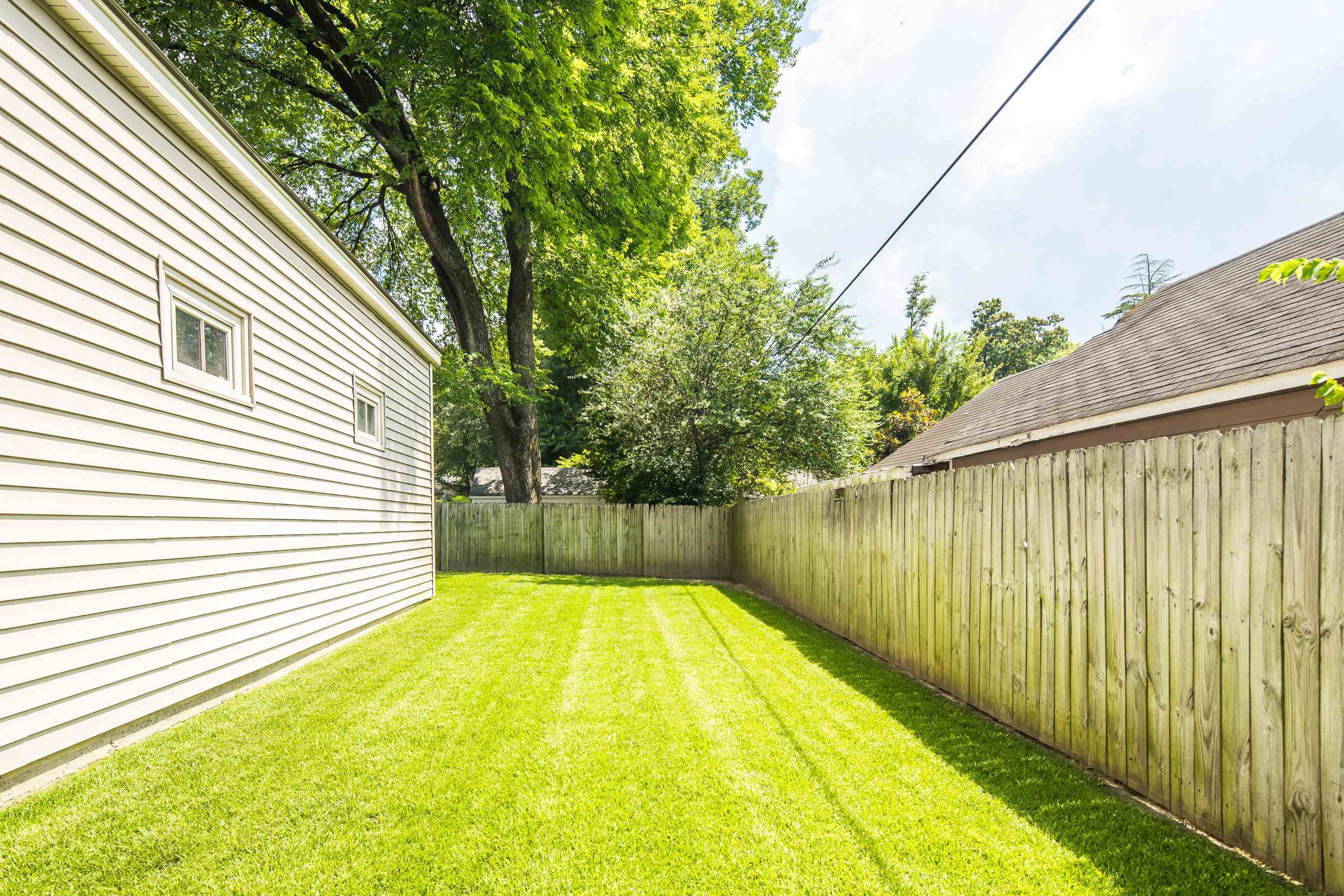 187 S REESE ST