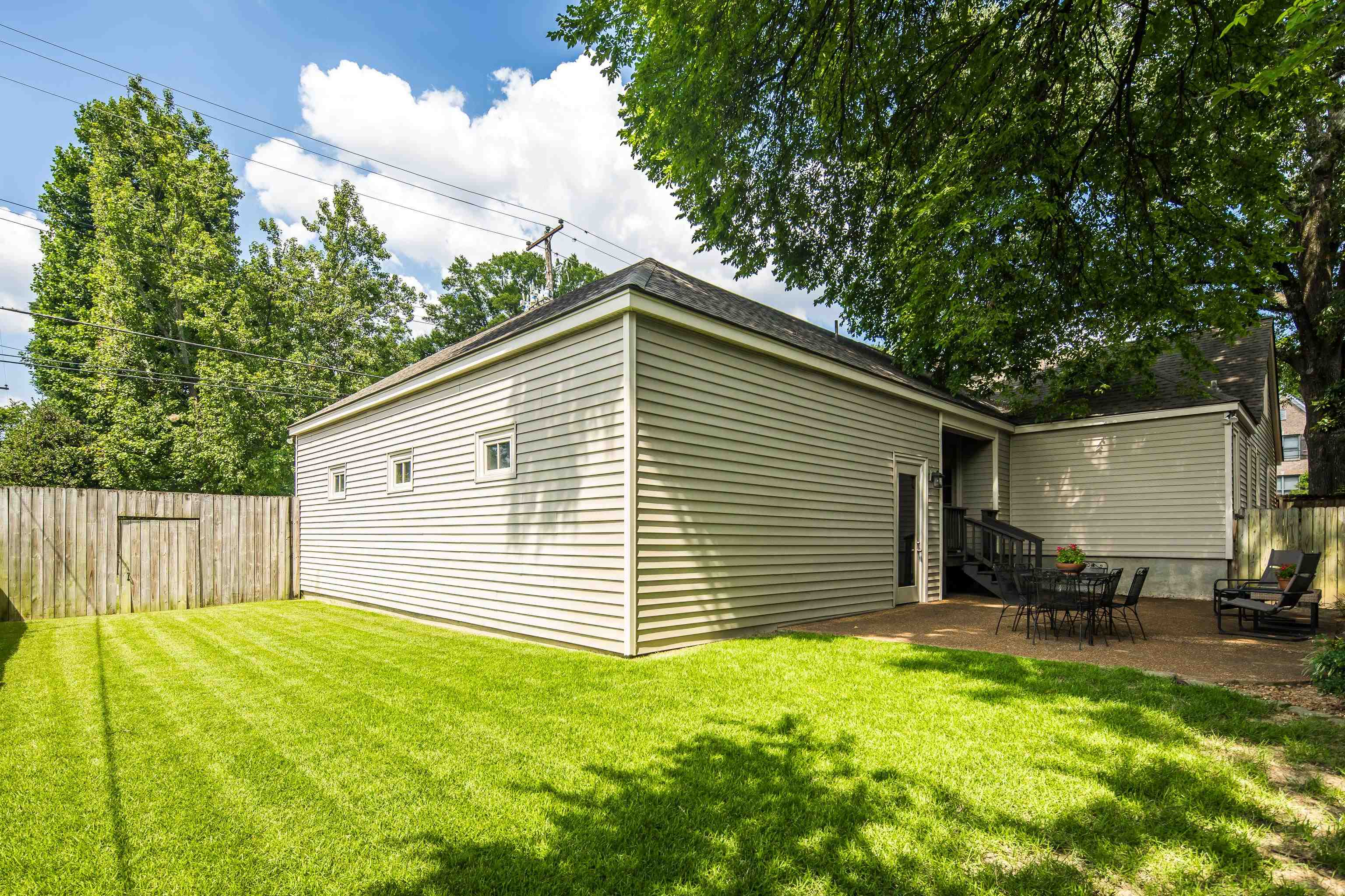 187 S REESE ST