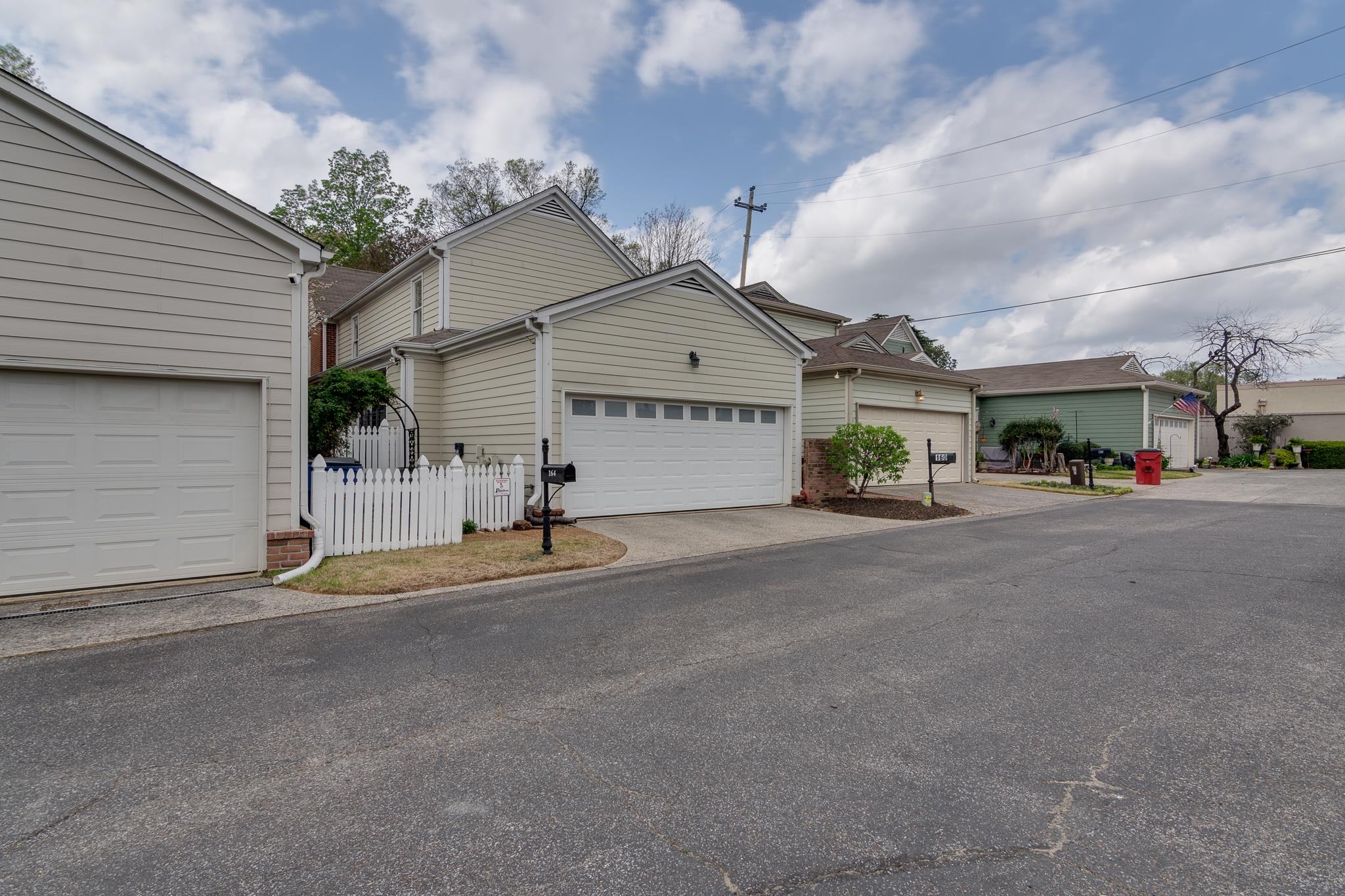 164 S REESE ST