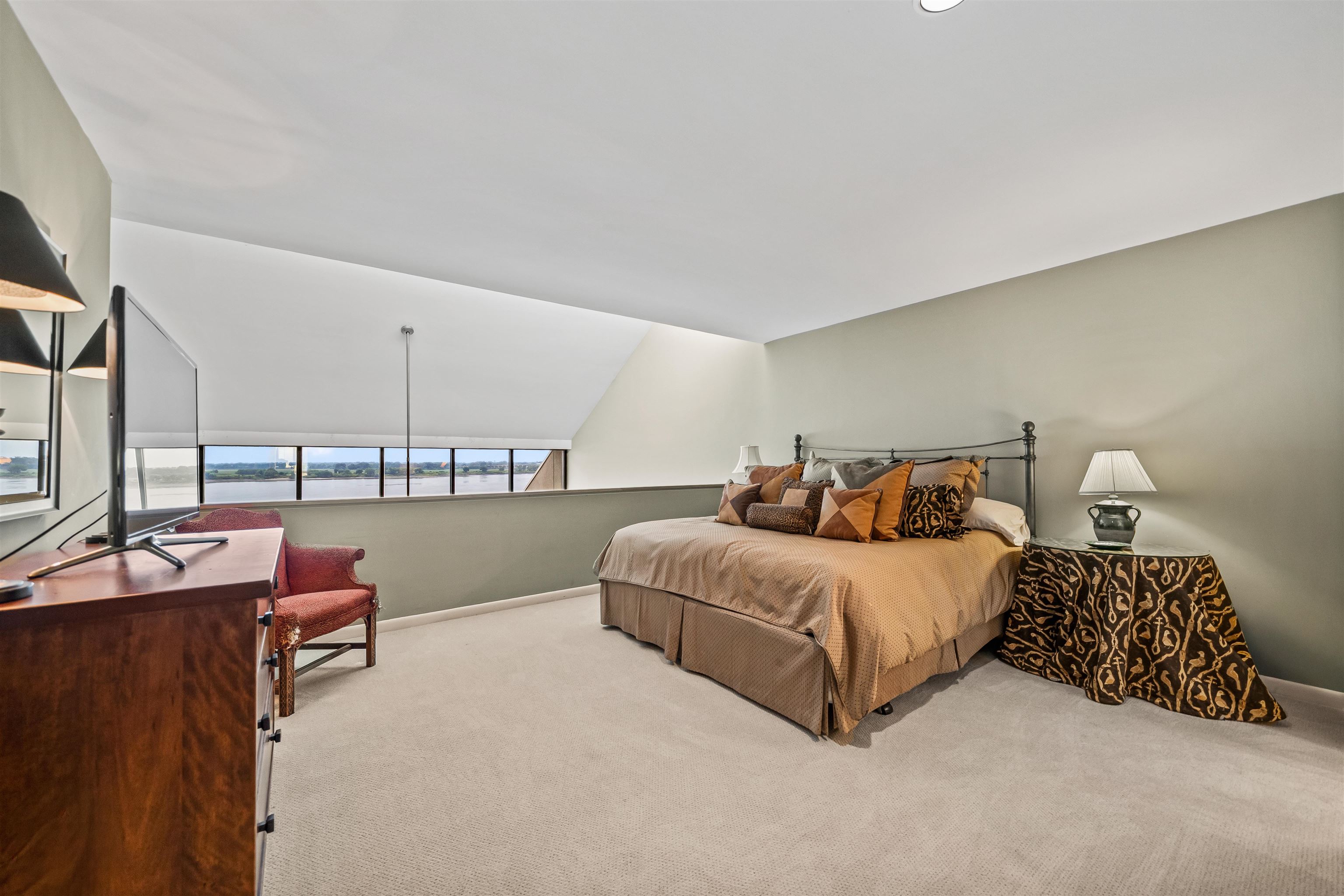 343 RIVERBLUFF PL Unit: 3
