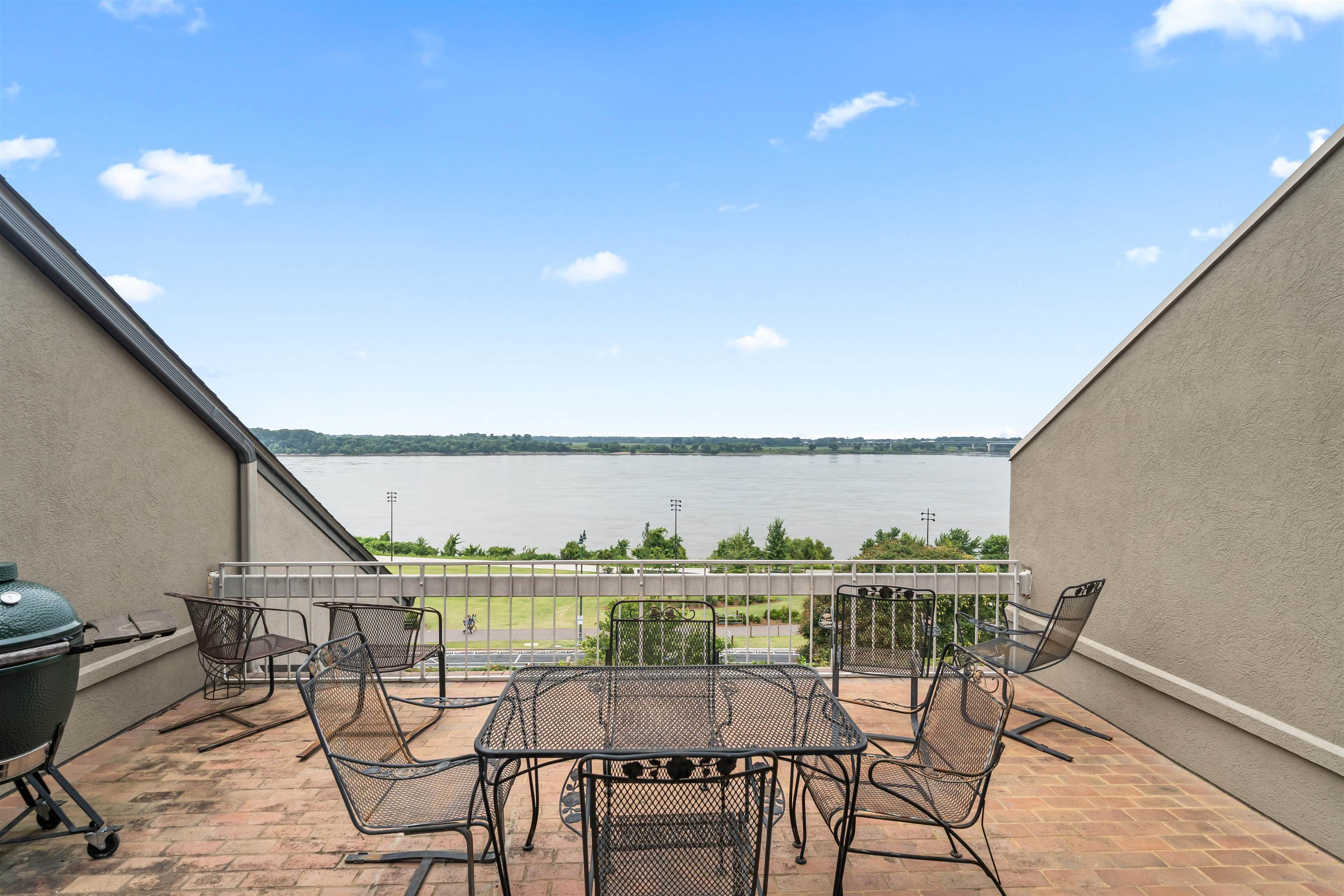 343 RIVERBLUFF PL Unit: 3