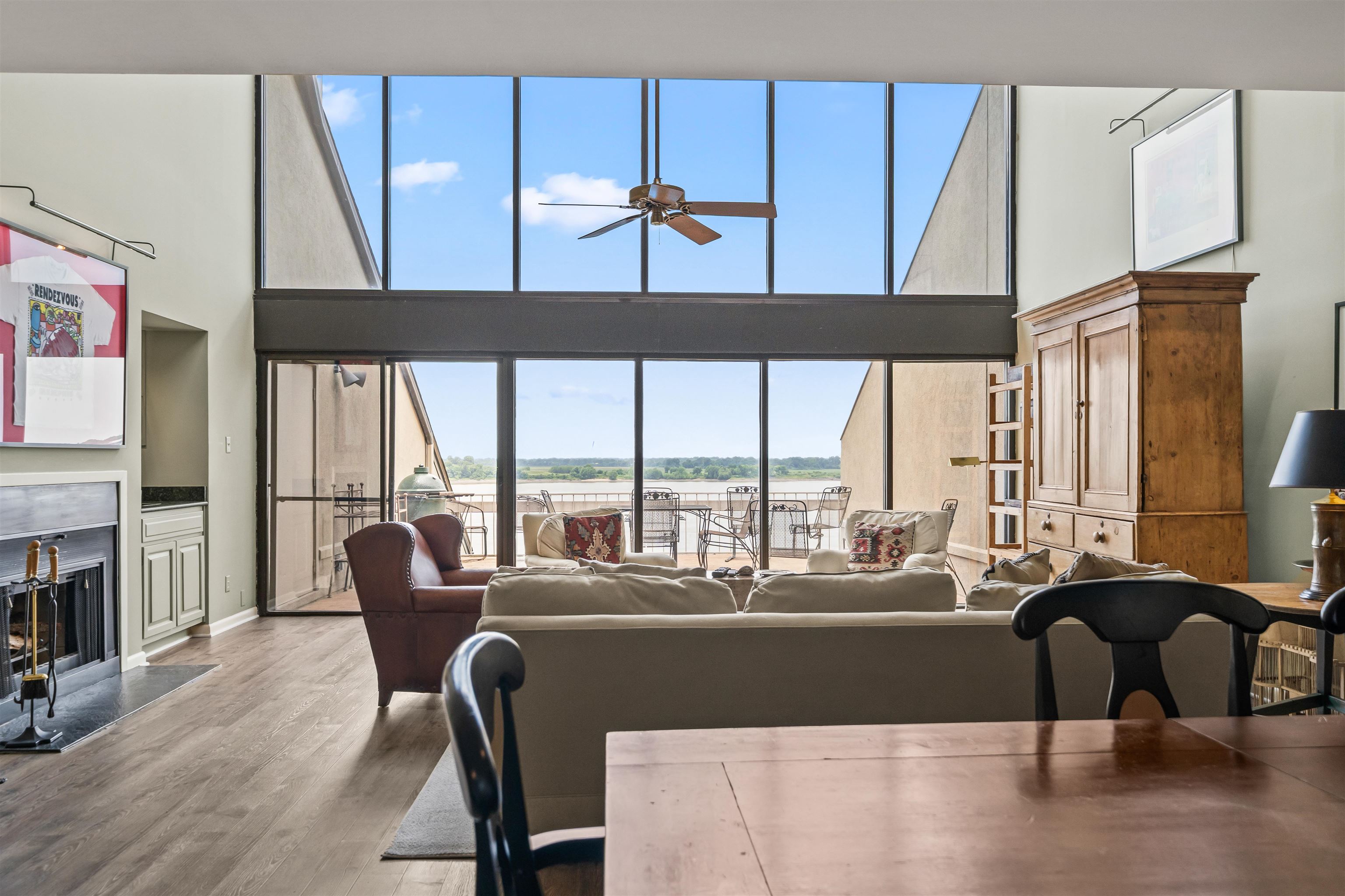 343 RIVERBLUFF PL Unit: 3