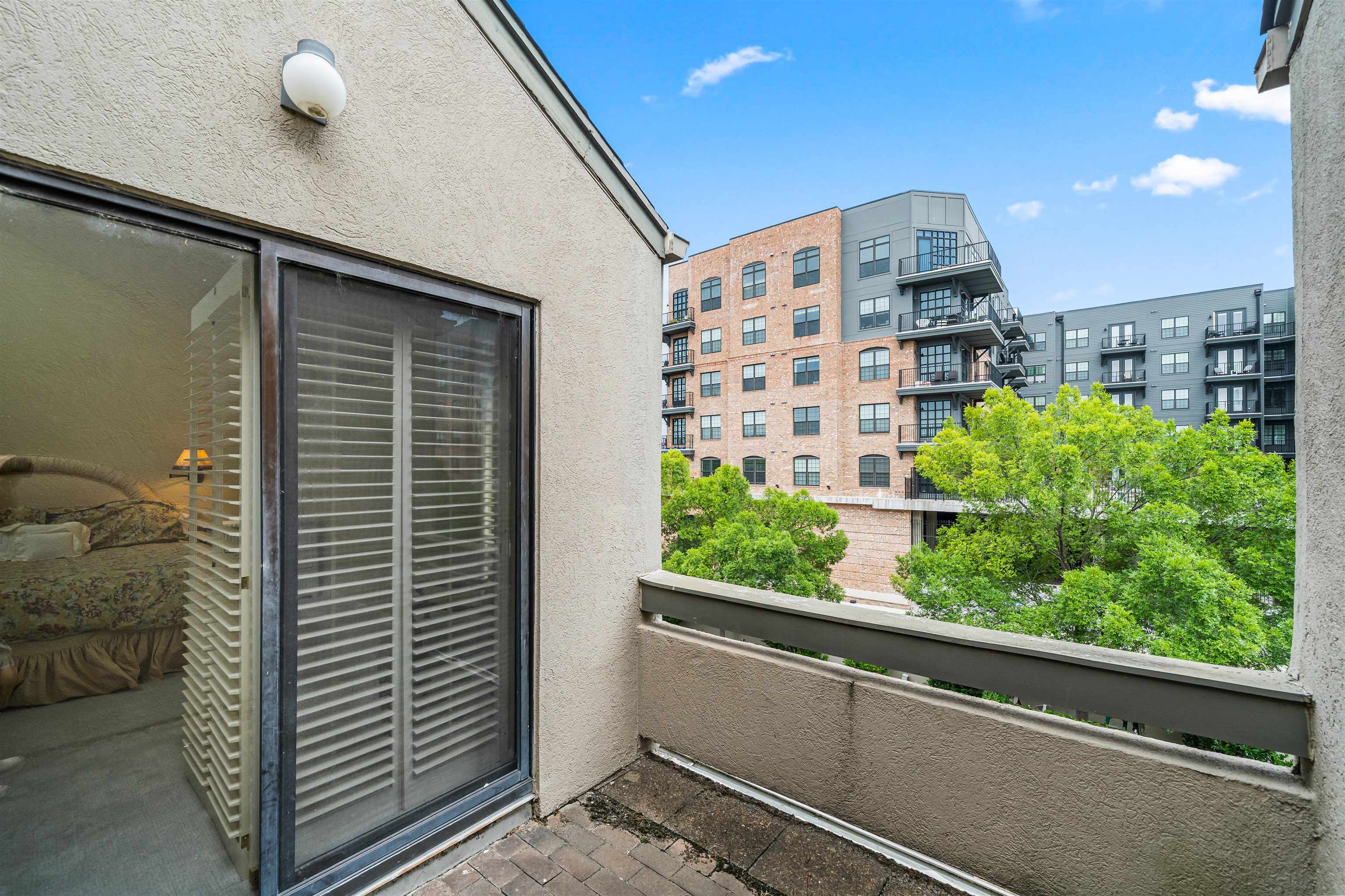 343 RIVERBLUFF PL Unit: 3