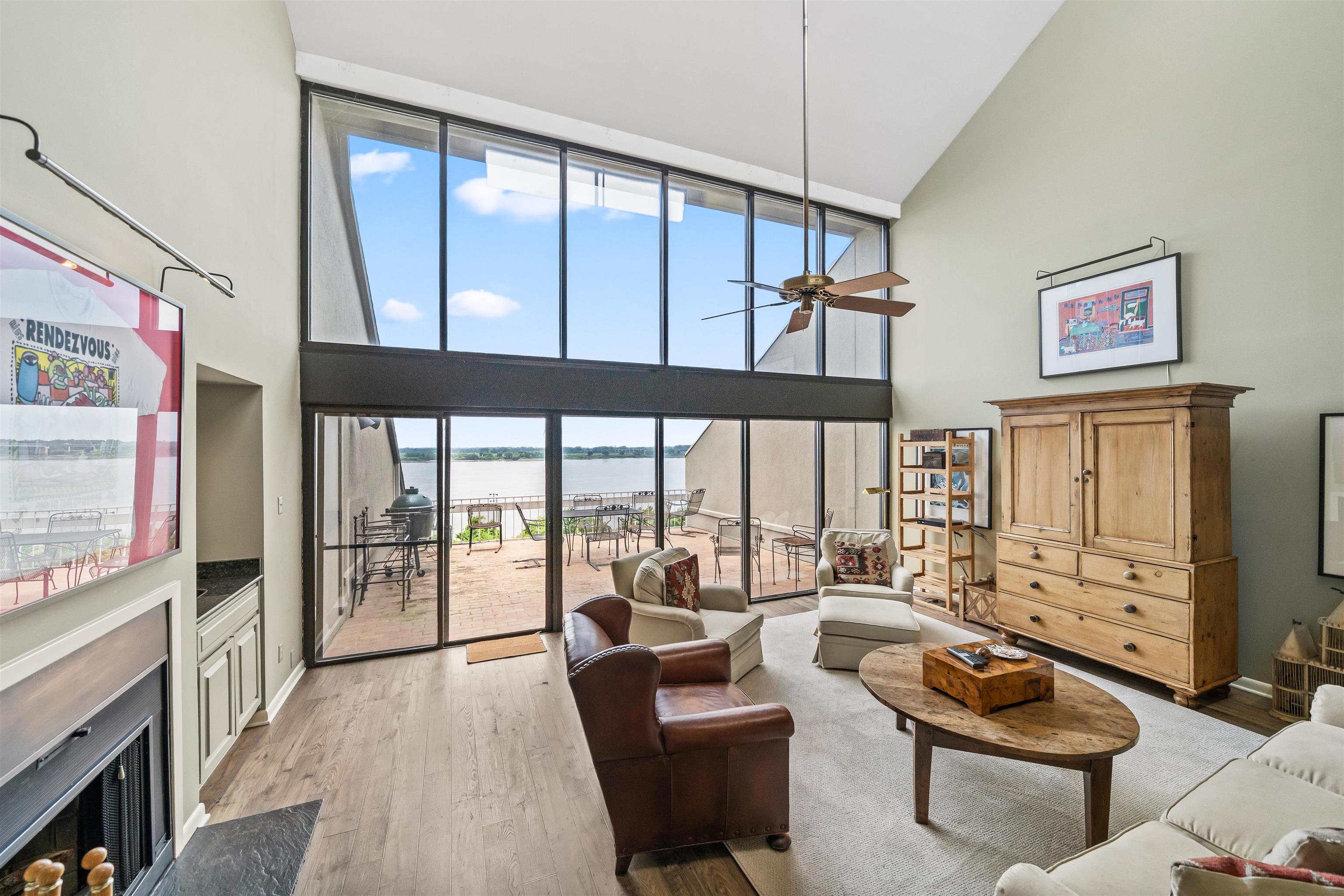 343 RIVERBLUFF PL Unit: 3