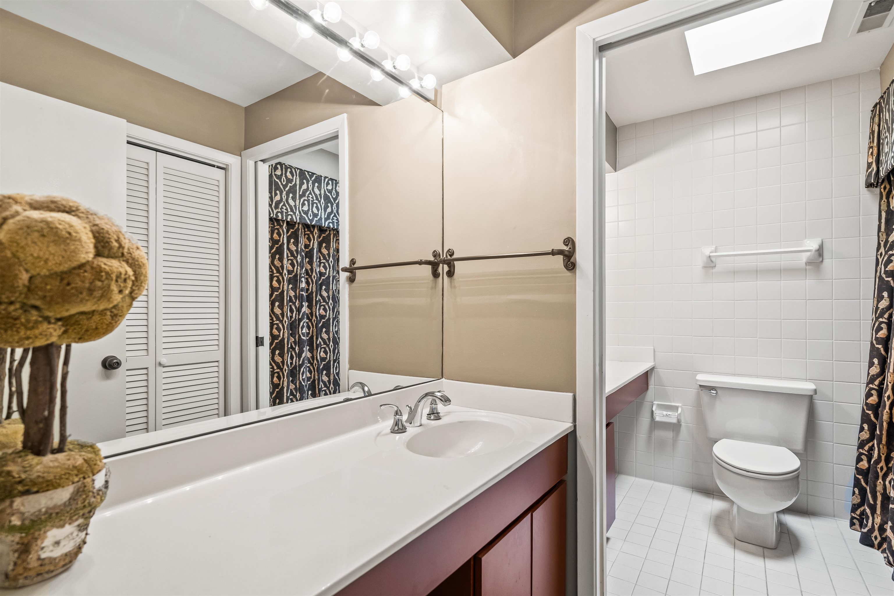 343 RIVERBLUFF PL Unit: 3