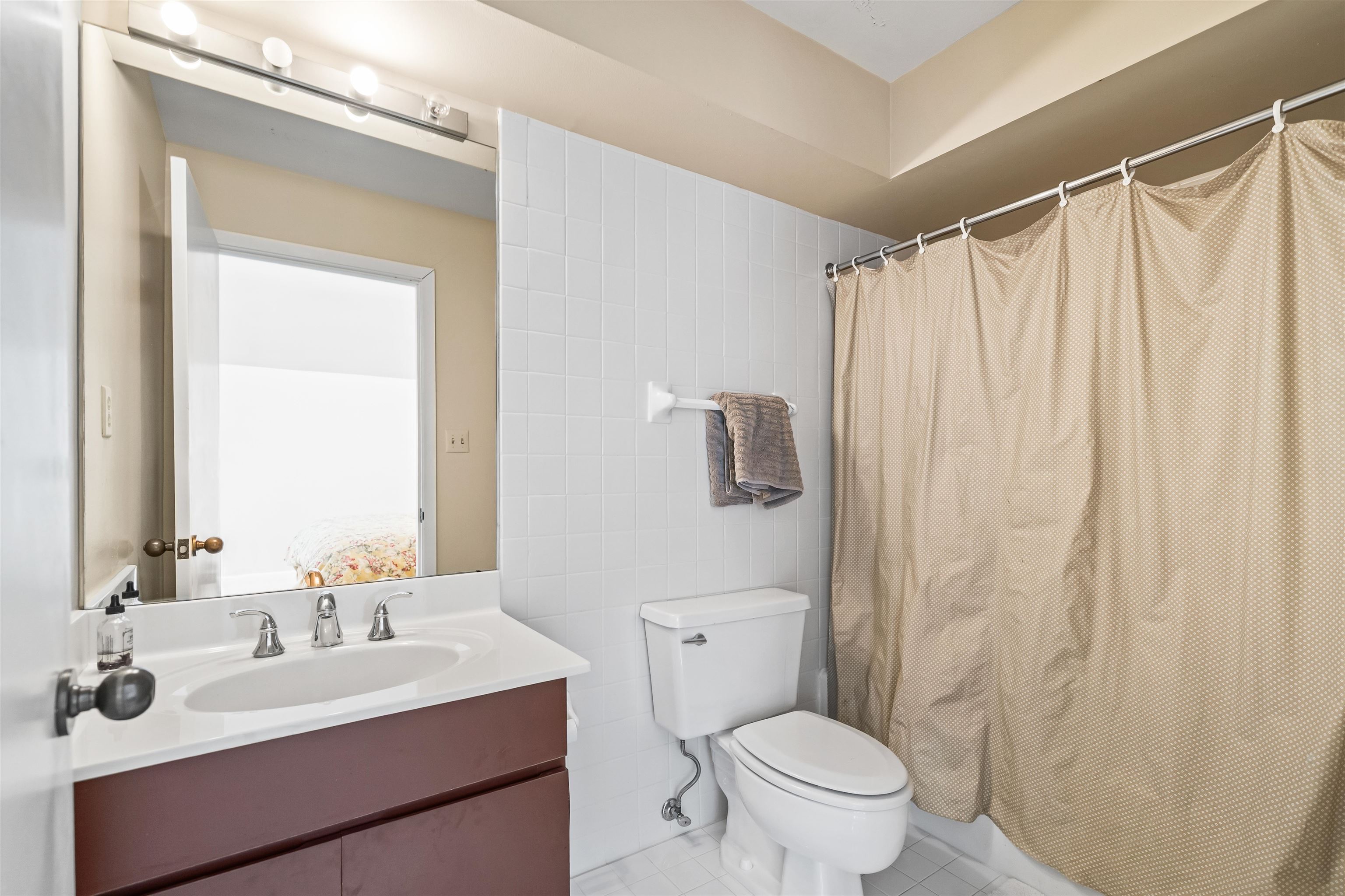 343 RIVERBLUFF PL Unit: 3