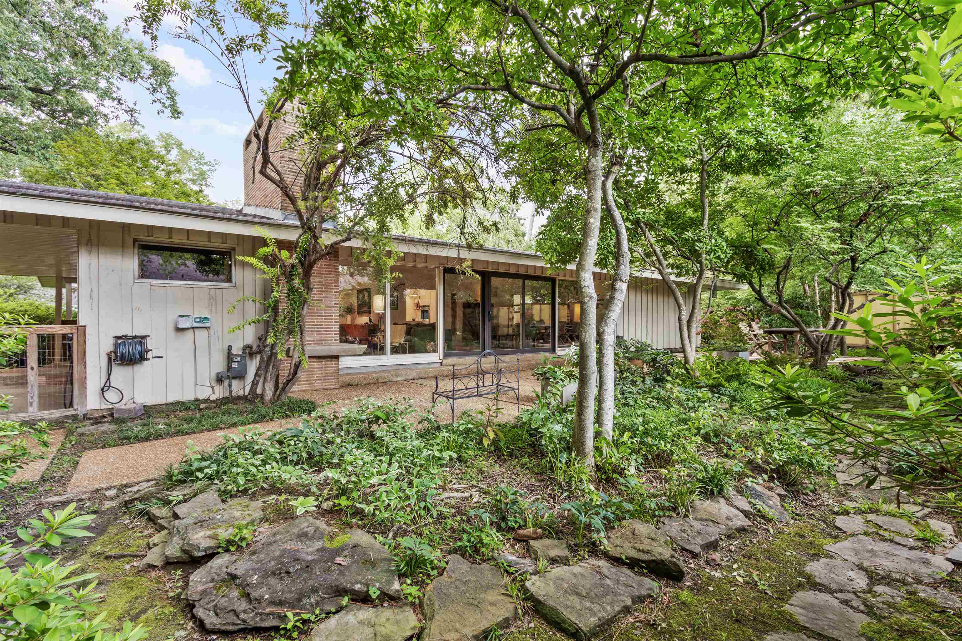 998 FAIR MEADOW RD