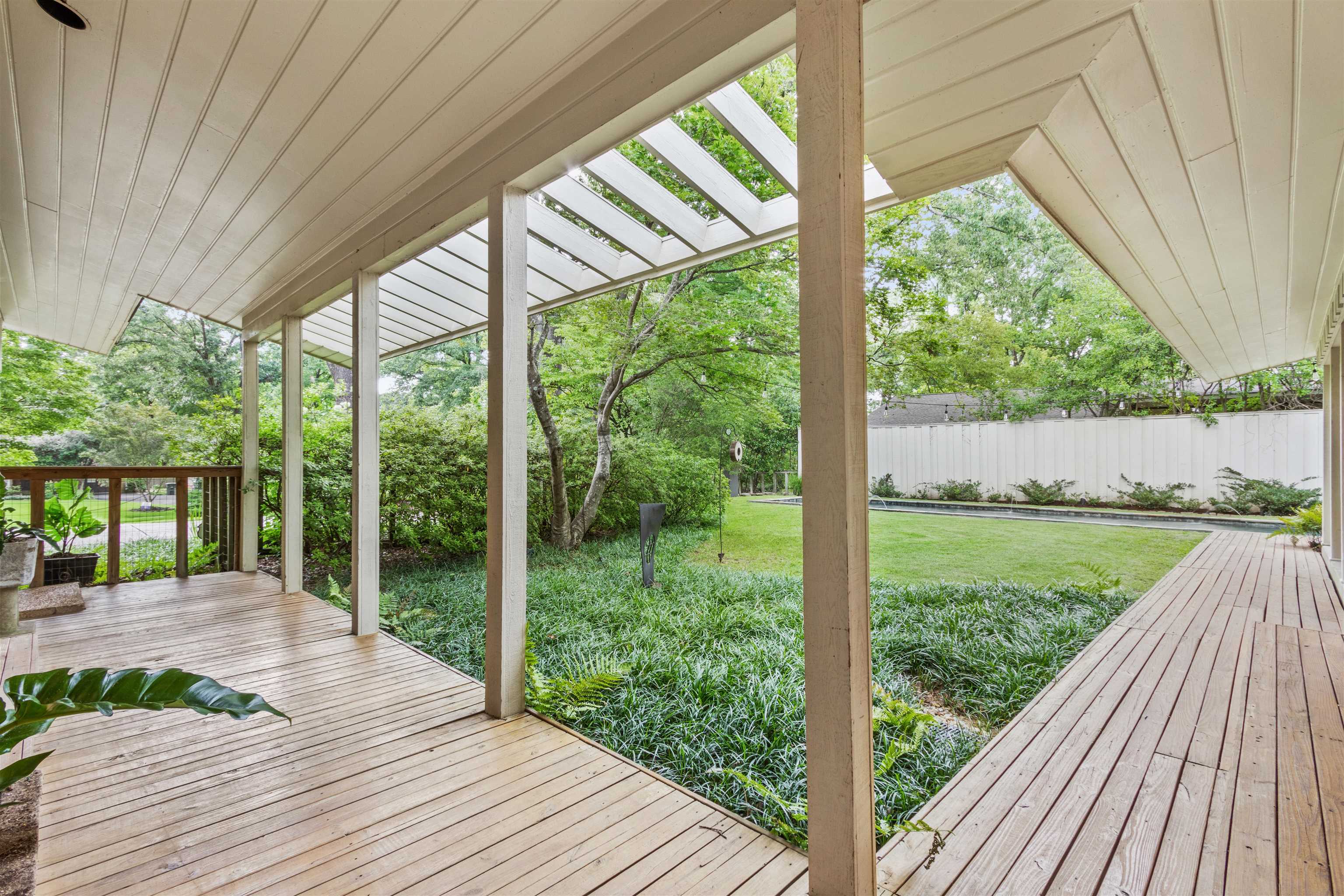 998 FAIR MEADOW RD