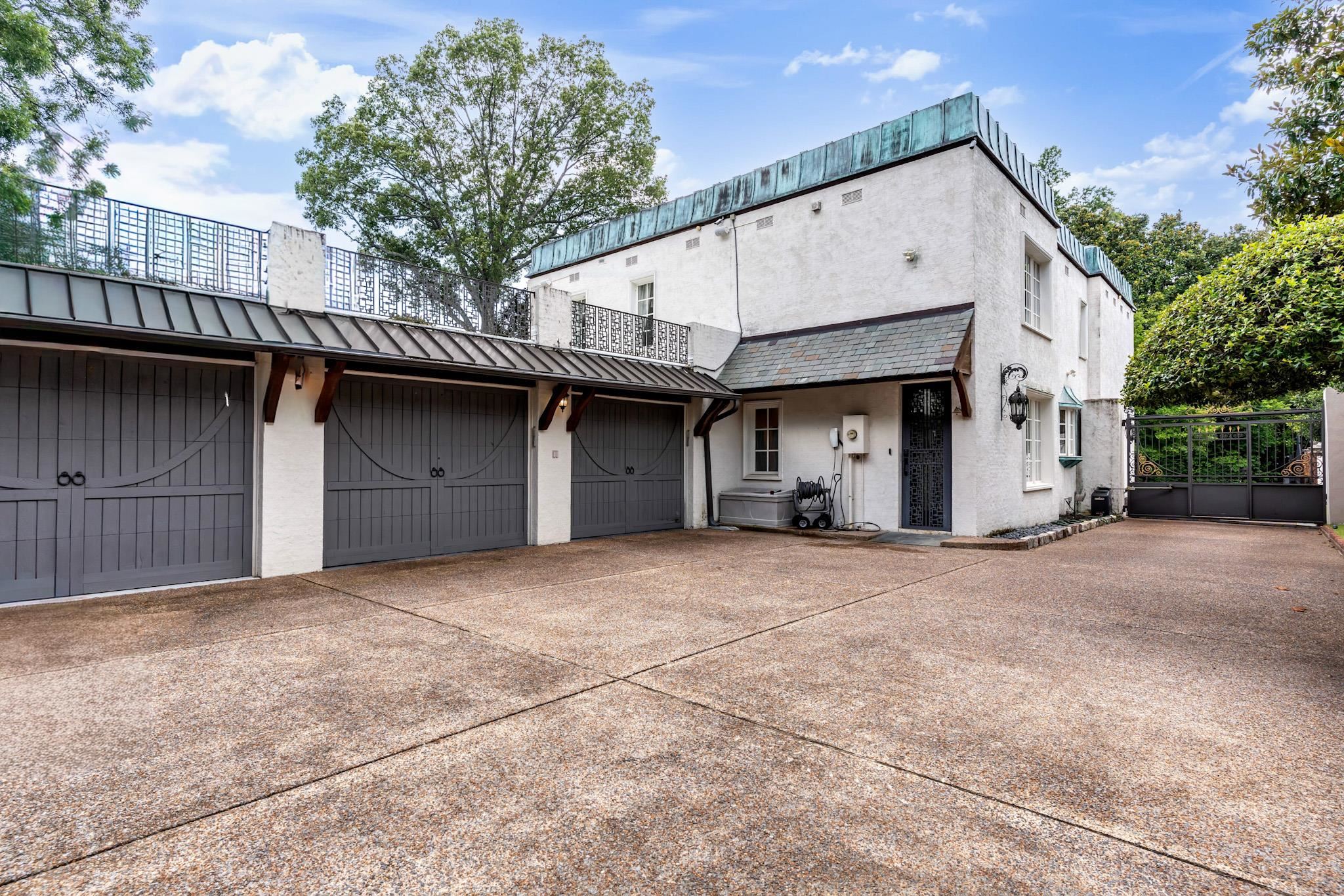 328 TARA LN