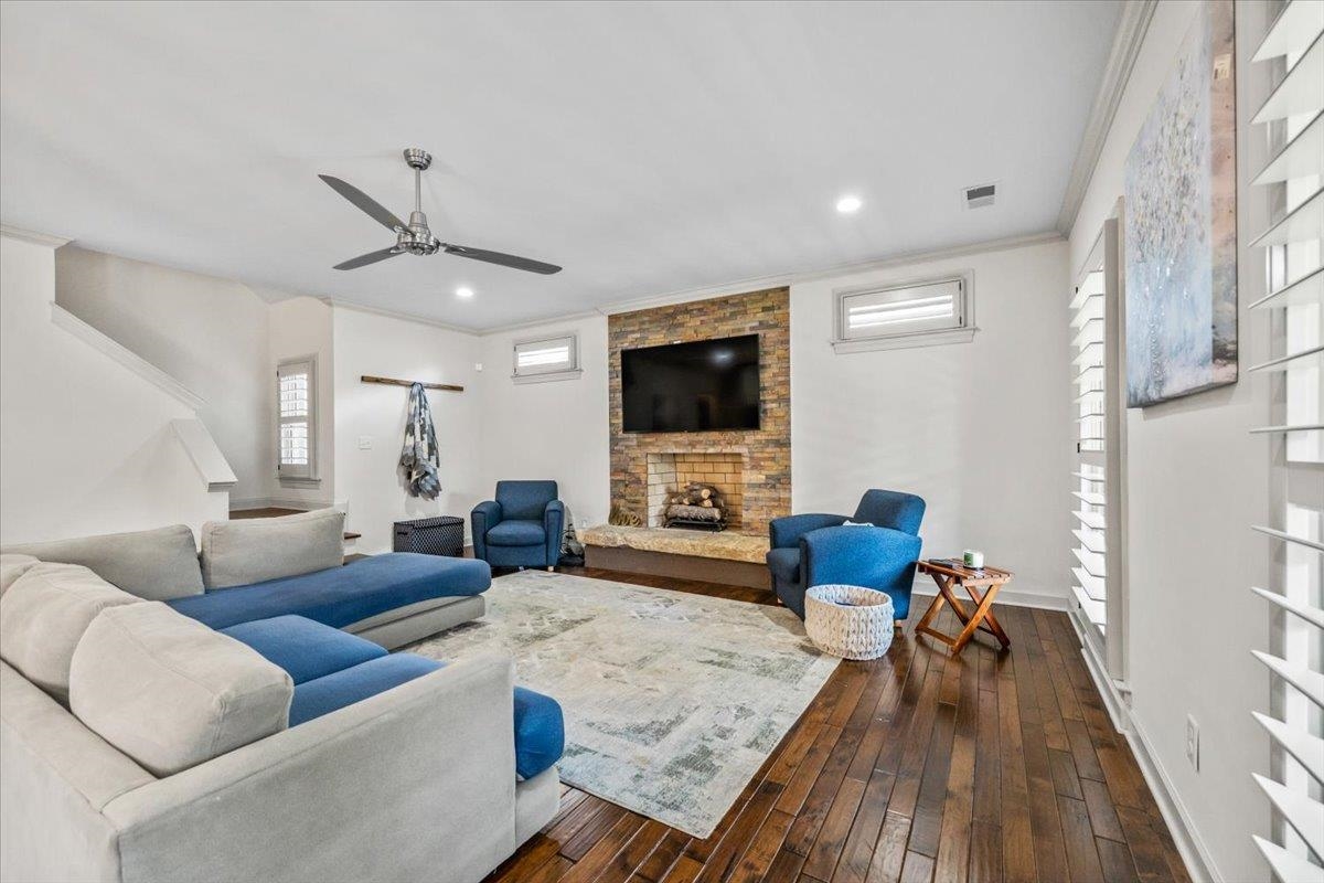 3835 S MONTCLAIR DR