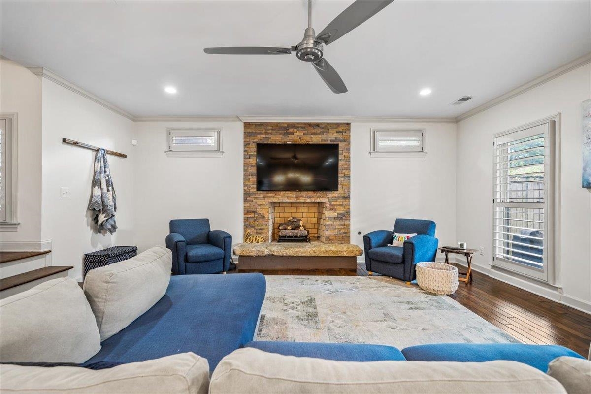 3835 S MONTCLAIR DR