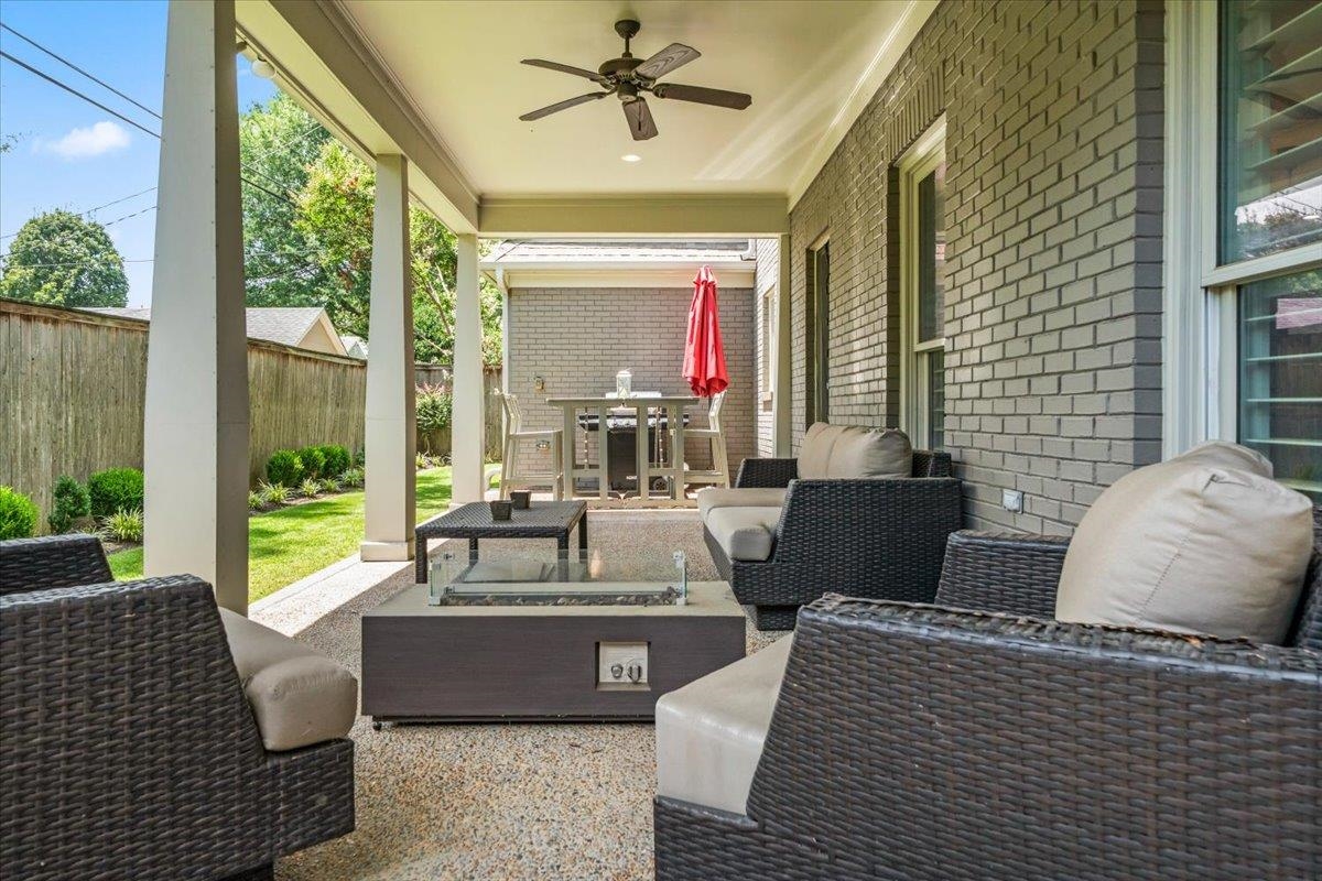 3835 S MONTCLAIR DR