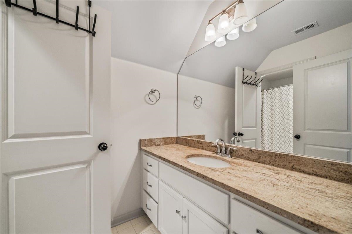 3835 S MONTCLAIR DR