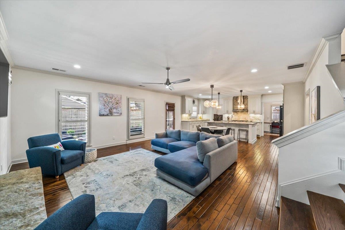 3835 S MONTCLAIR DR