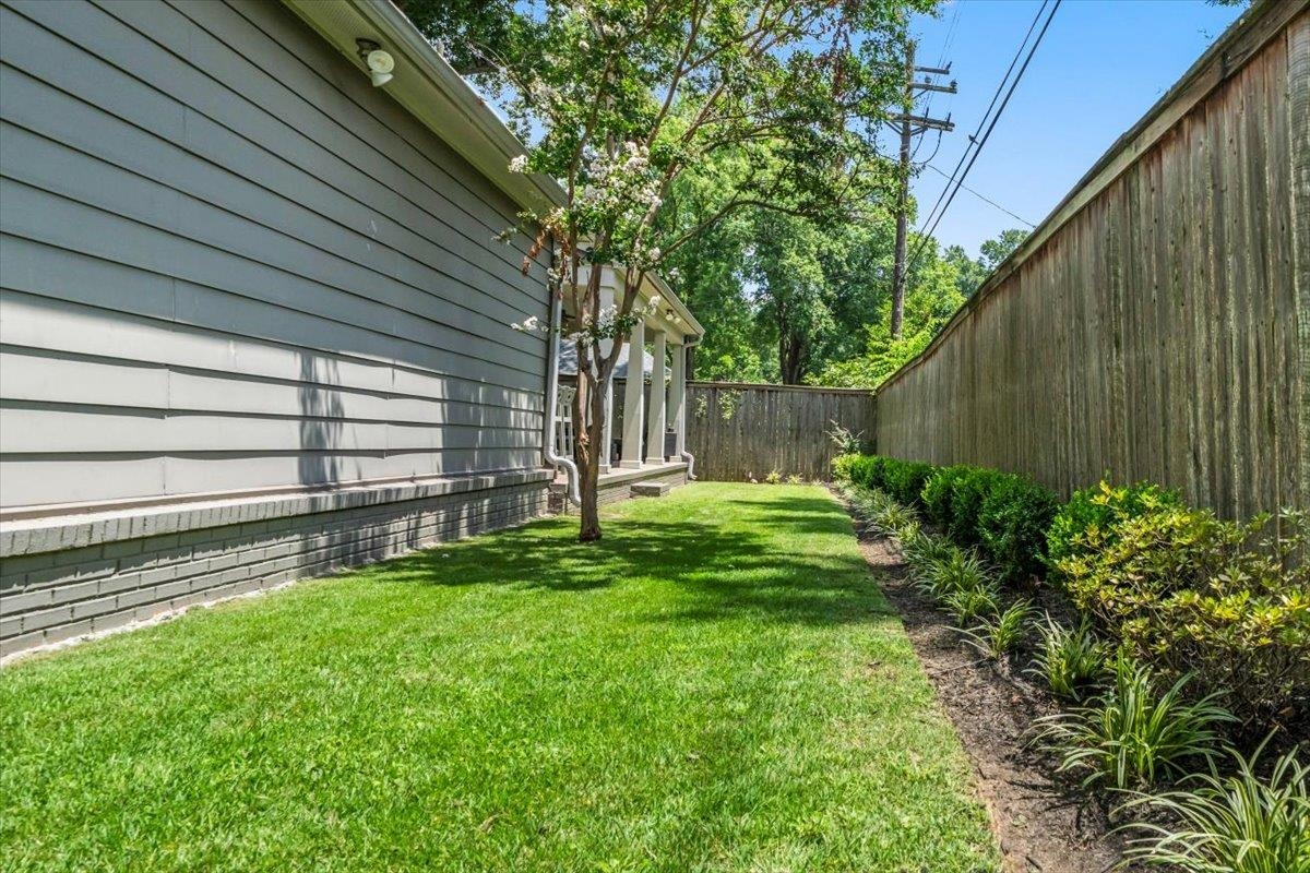 3835 S MONTCLAIR DR