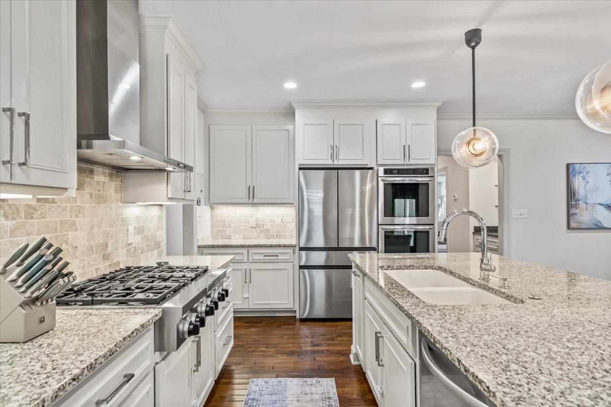 3835 S MONTCLAIR DR