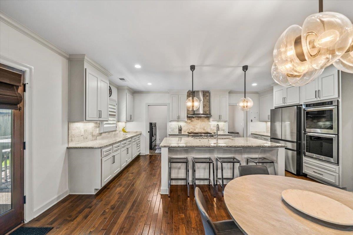 3835 S MONTCLAIR DR