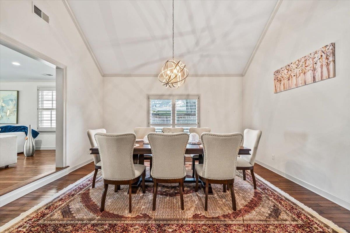 3835 S MONTCLAIR DR