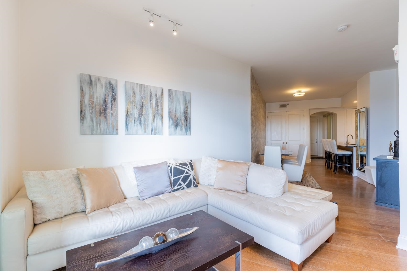 717 RIVERSIDE DR Unit: 1407