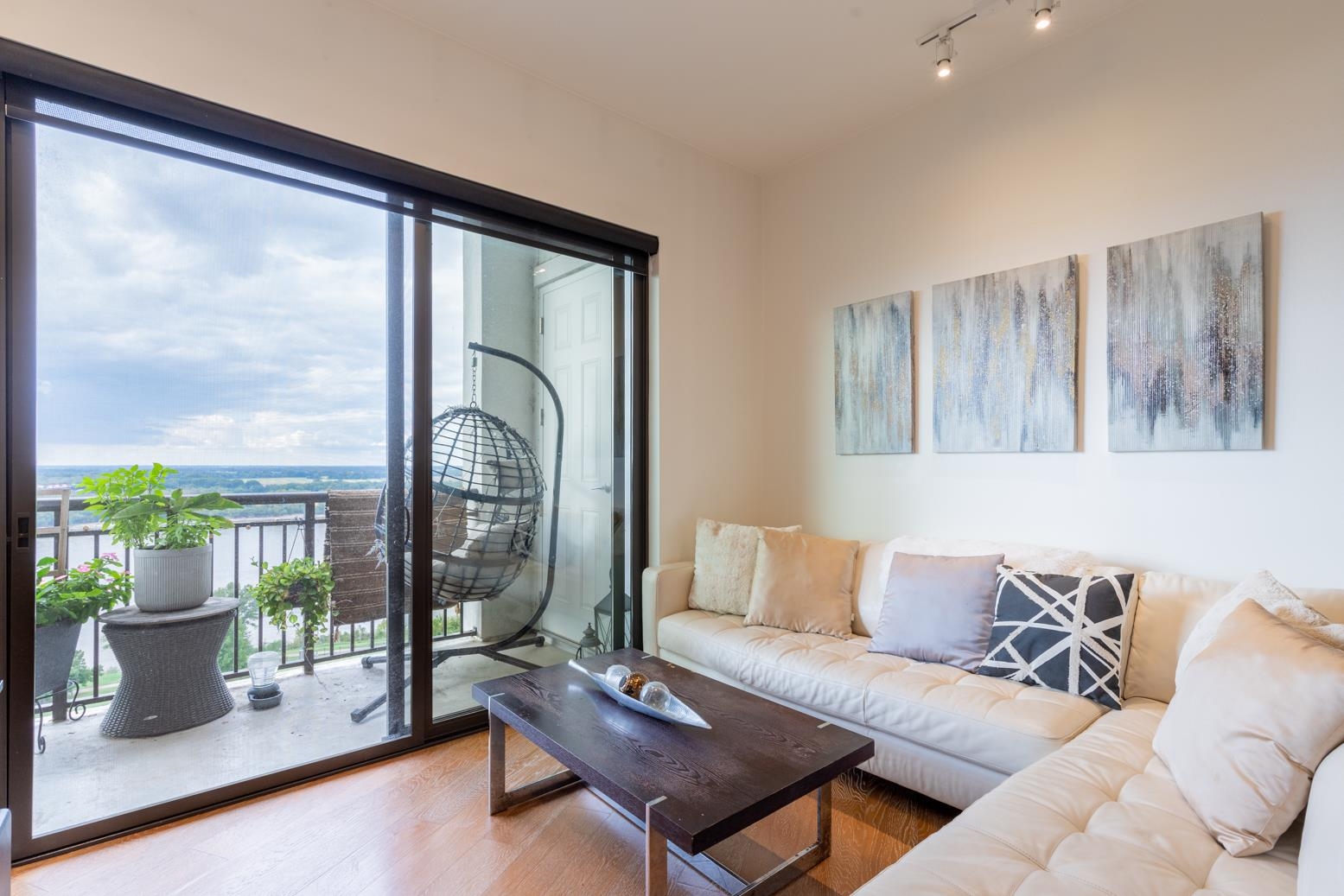 717 RIVERSIDE DR Unit: 1407