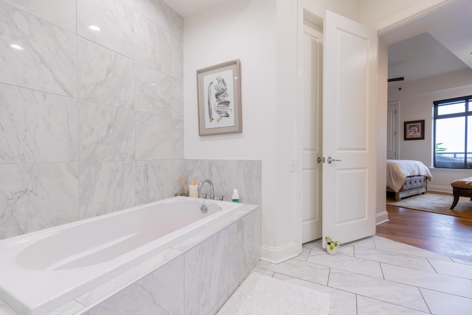 717 RIVERSIDE DR Unit: 1407