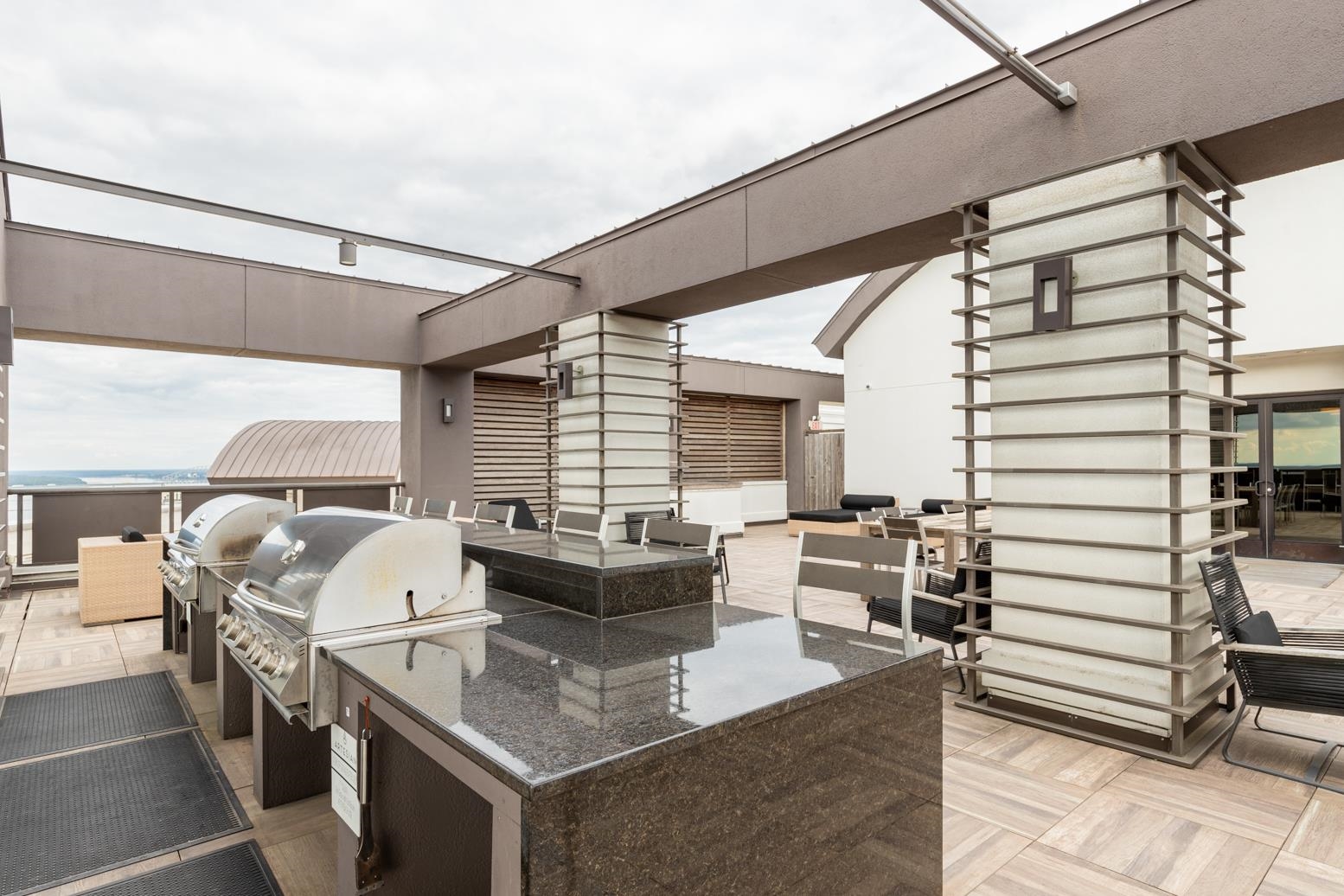 717 RIVERSIDE DR Unit: 1407