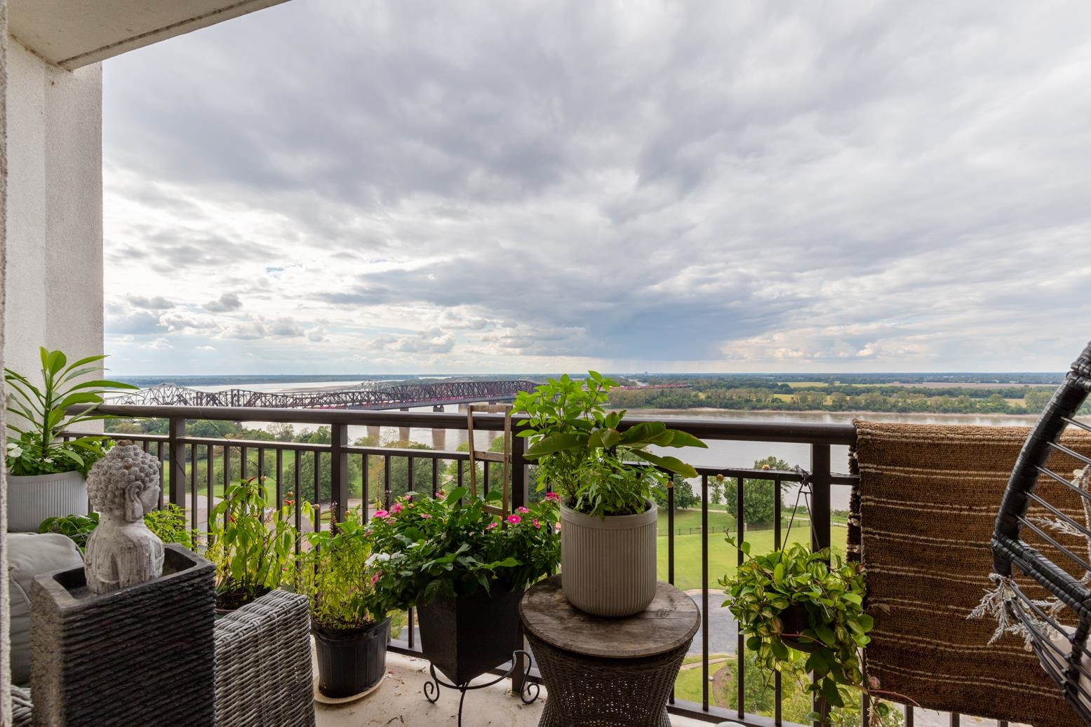 717 RIVERSIDE DR Unit: 1407