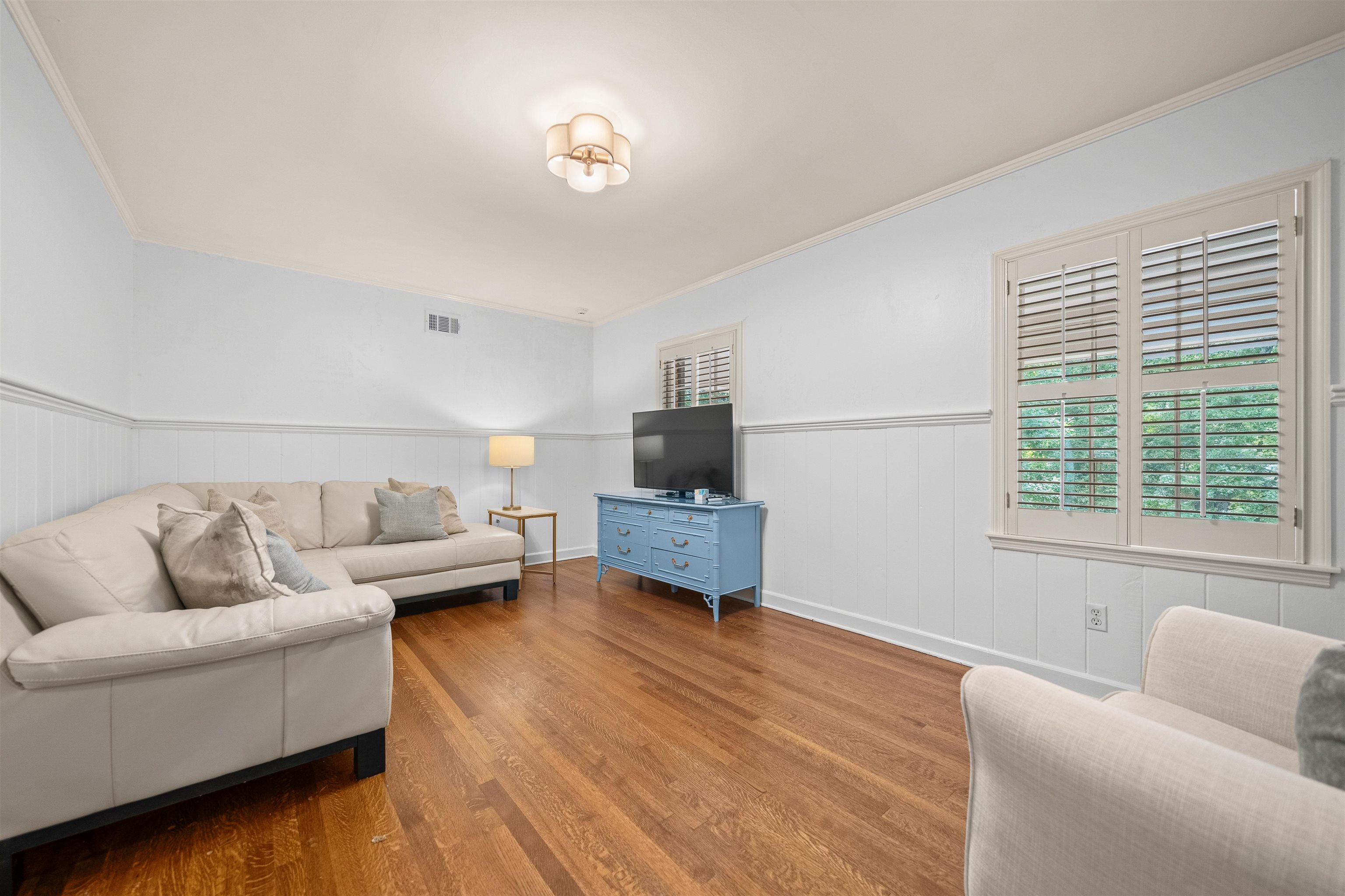 5724 THE FOREST GATE RD