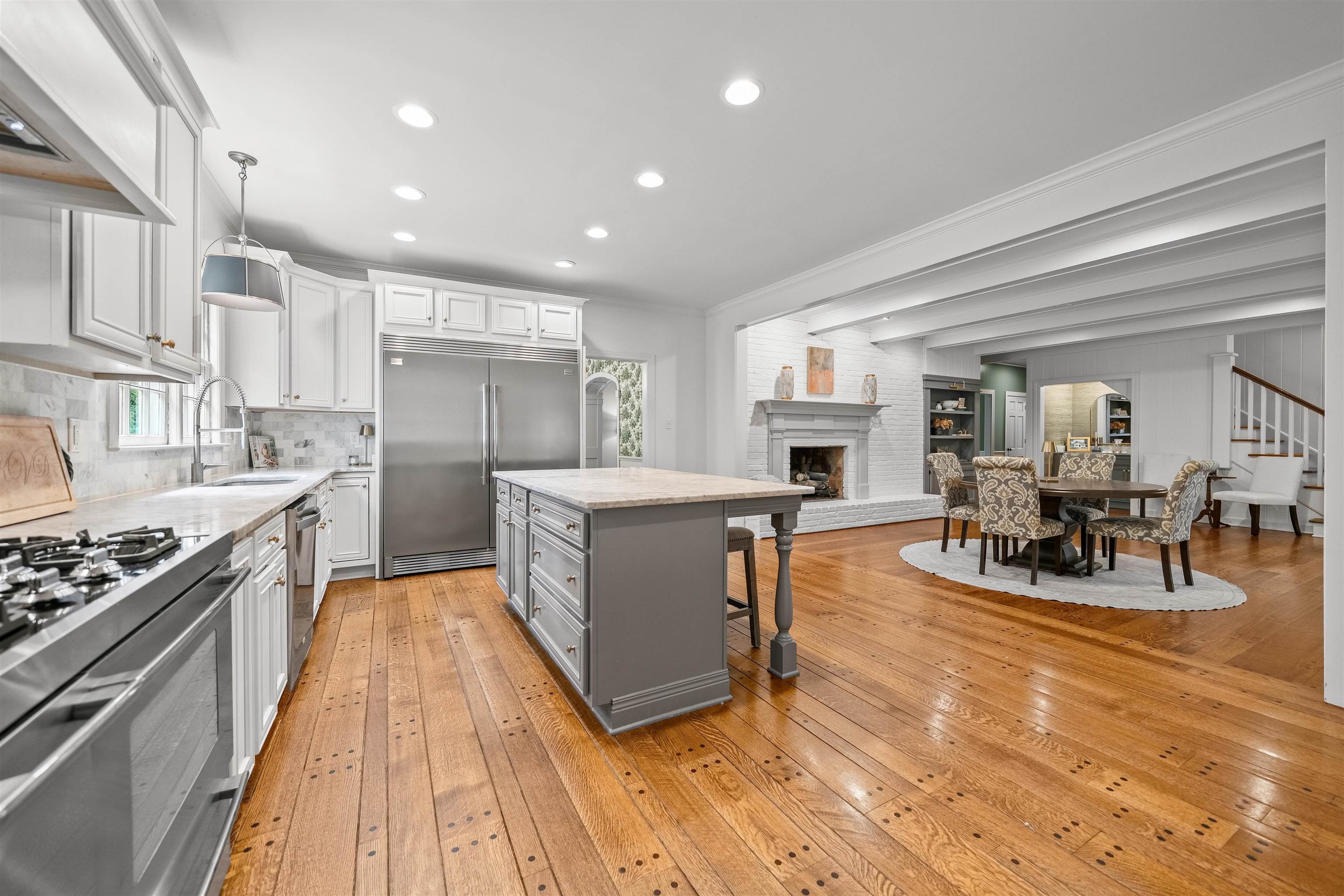 5724 THE FOREST GATE RD