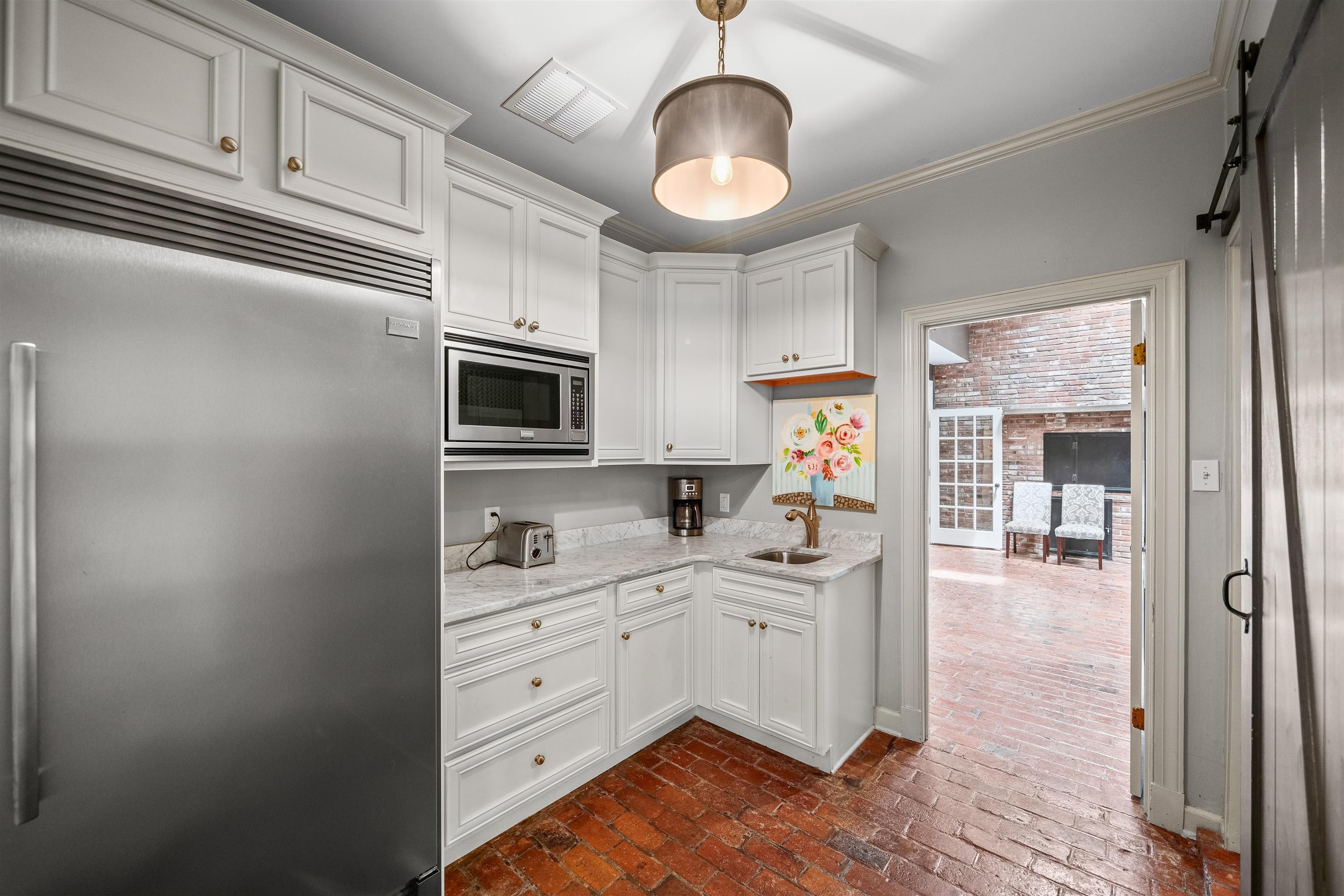 5724 THE FOREST GATE RD