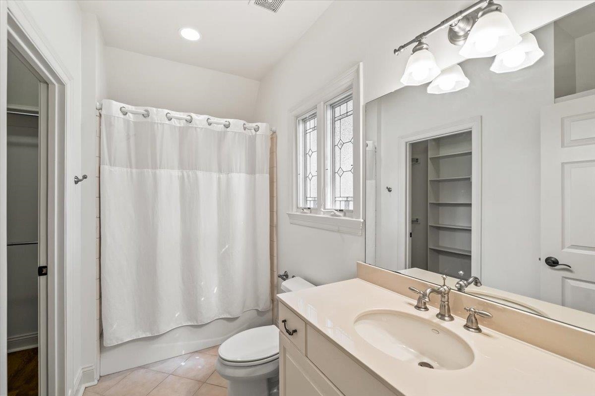 217 W GOODWYN ST