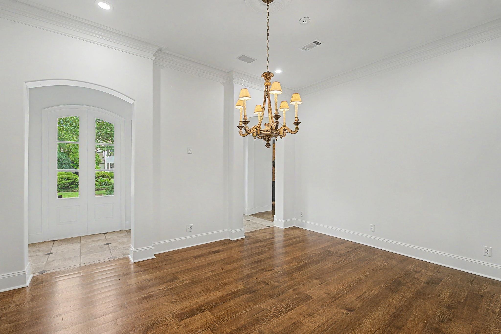 210 LOMBARDY RD