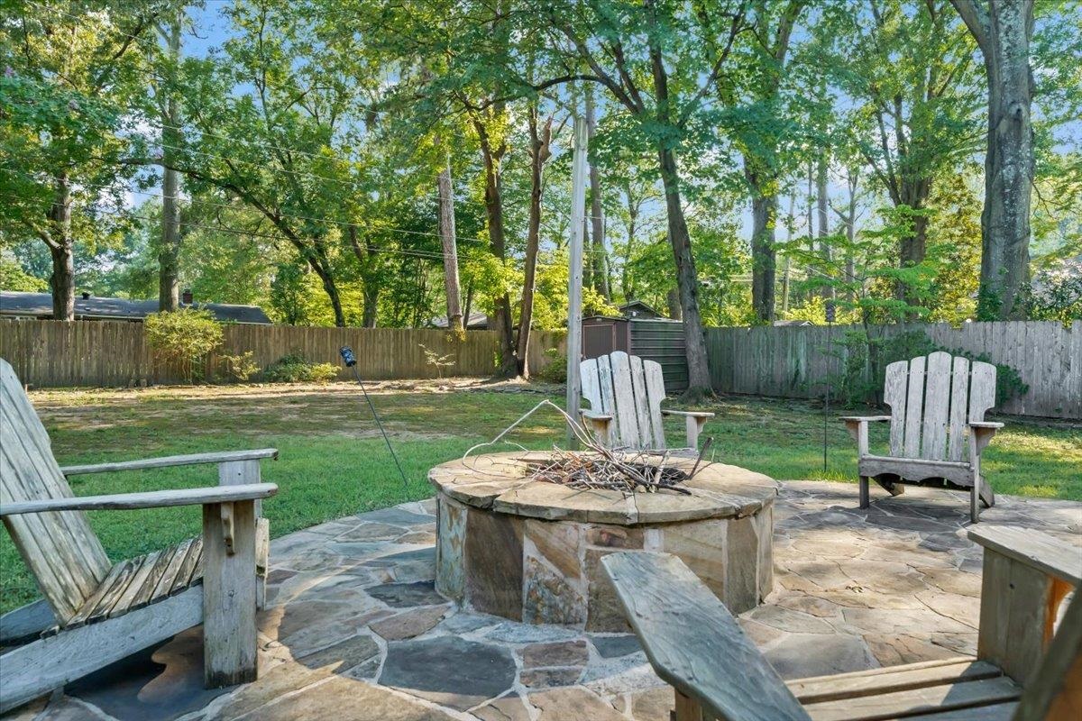 4135 CHICKASAW RD