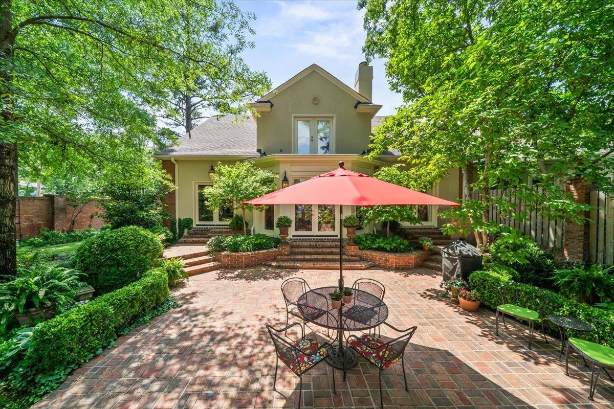 598 CLUB WALK LN Unit: 10