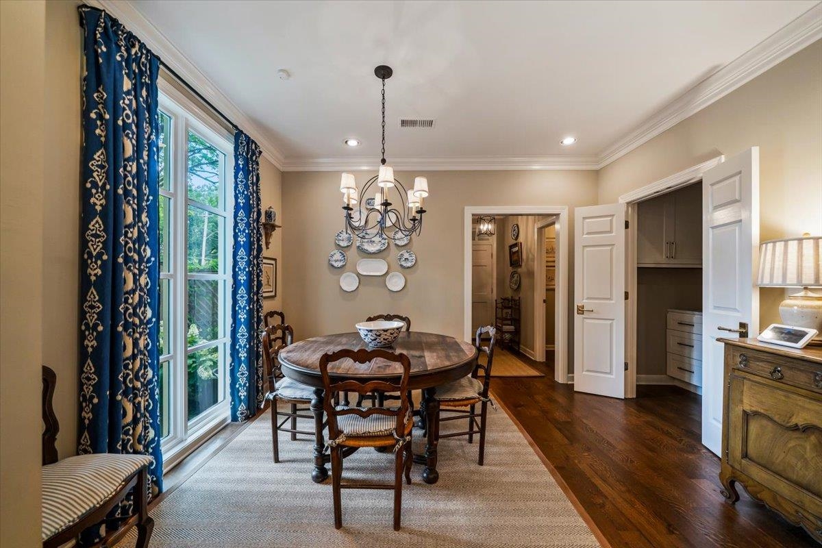 598 CLUB WALK LN Unit: 10