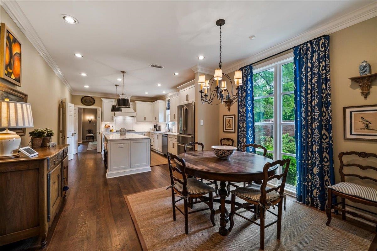 598 CLUB WALK LN Unit: 10