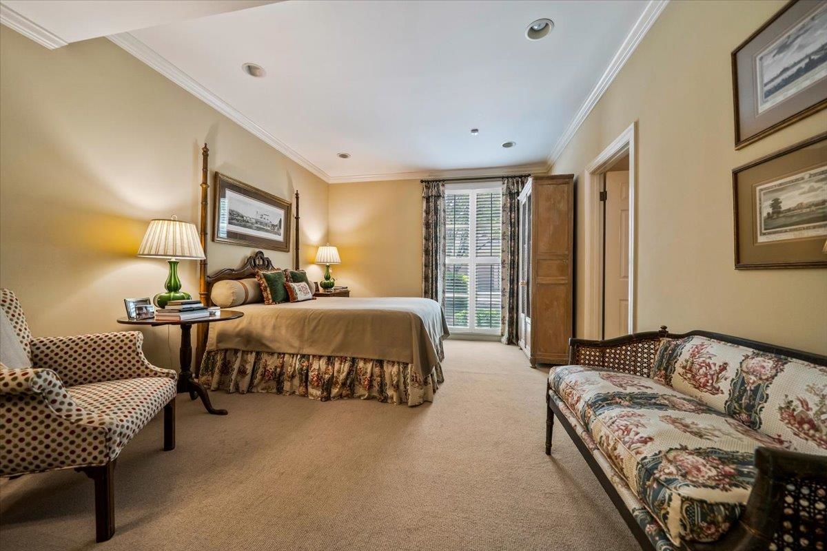 598 CLUB WALK LN Unit: 10