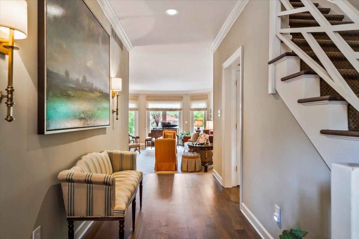 598 CLUB WALK LN Unit: 10