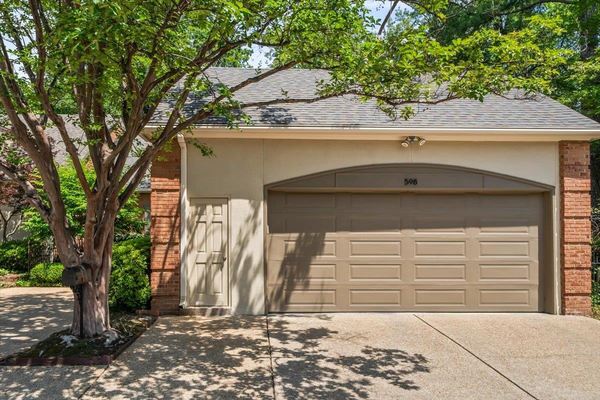 598 CLUB WALK LN Unit: 10
