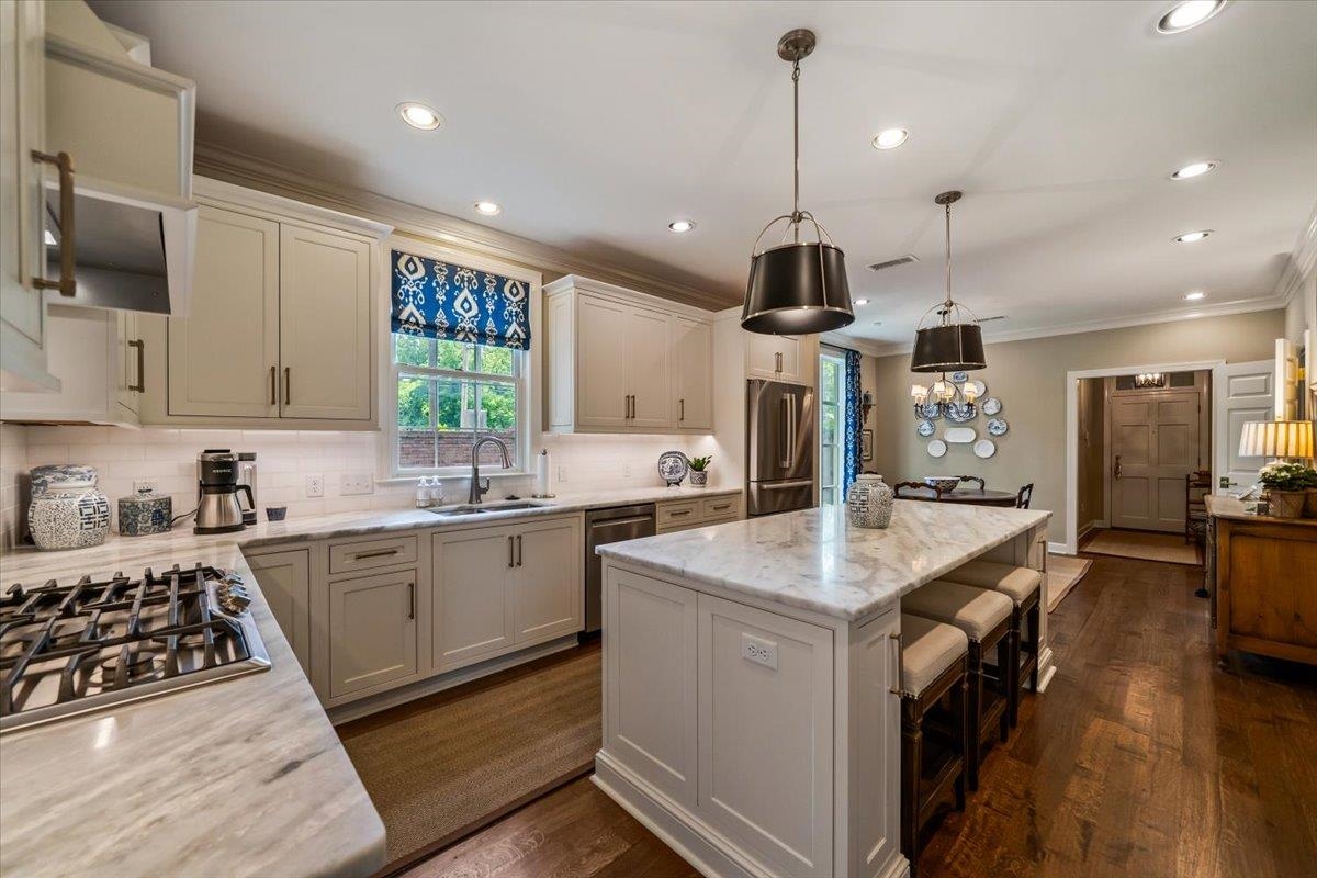 598 CLUB WALK LN Unit: 10