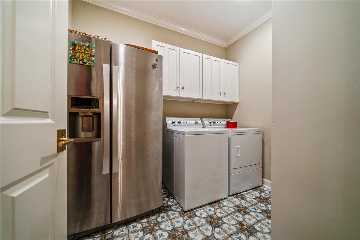 598 CLUB WALK LN Unit: 10