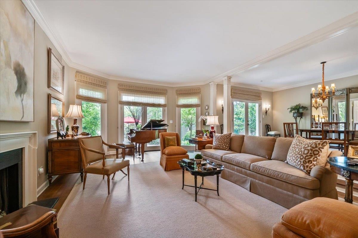 598 CLUB WALK LN Unit: 10