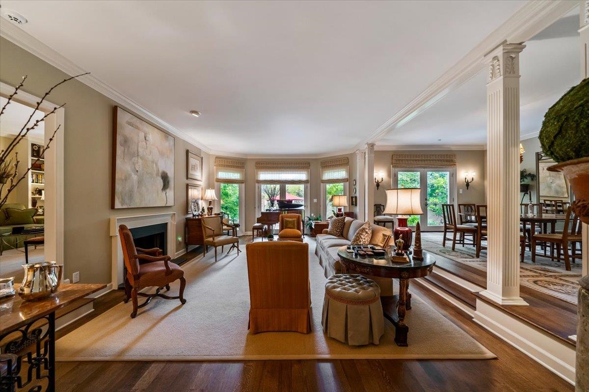 598 CLUB WALK LN Unit: 10