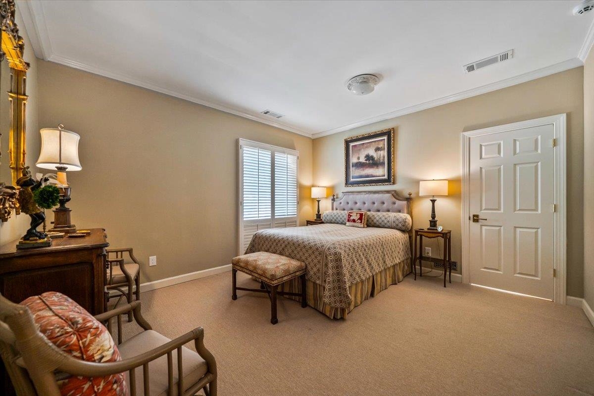 598 CLUB WALK LN Unit: 10
