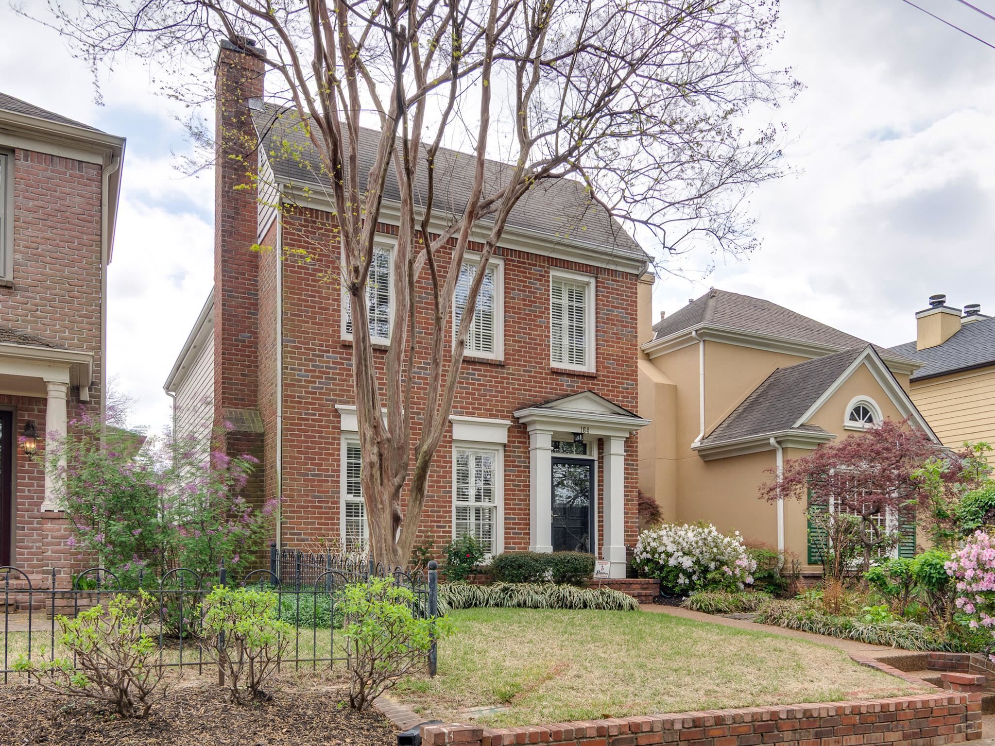 164 S REESE ST