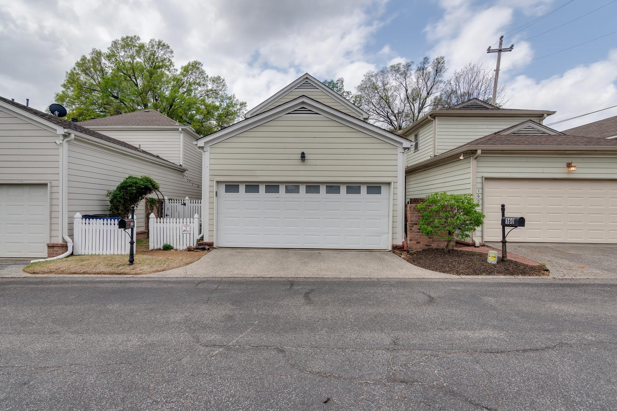 164 S REESE ST